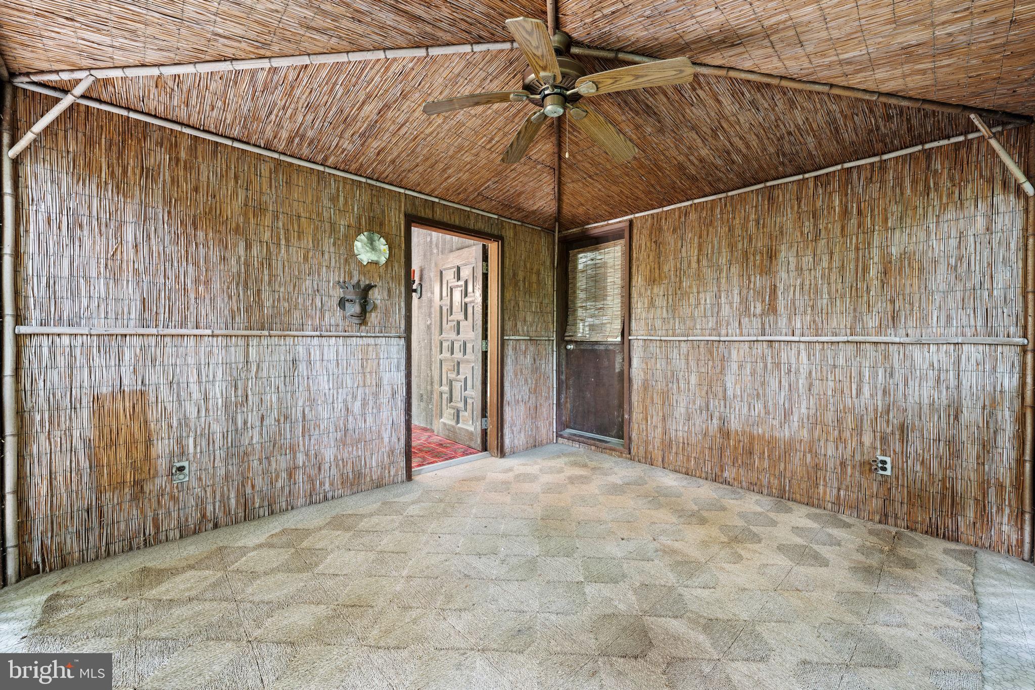 TULIP HILL - Residential