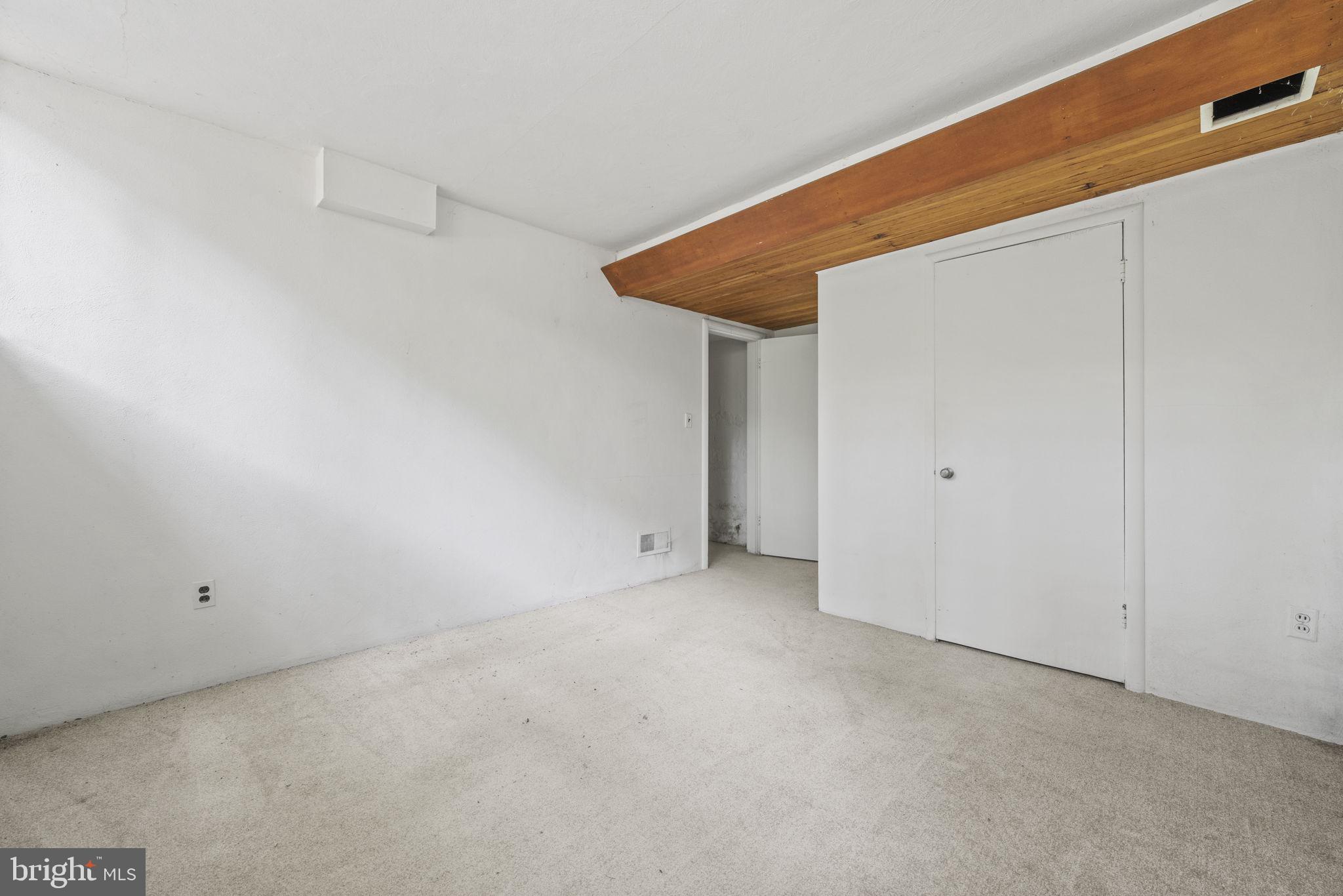 TULIP HILL - Residential