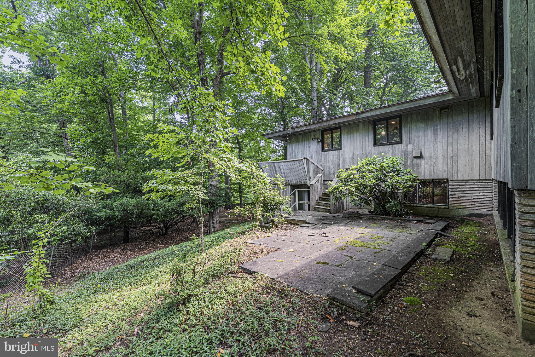 TULIP HILL - Residential