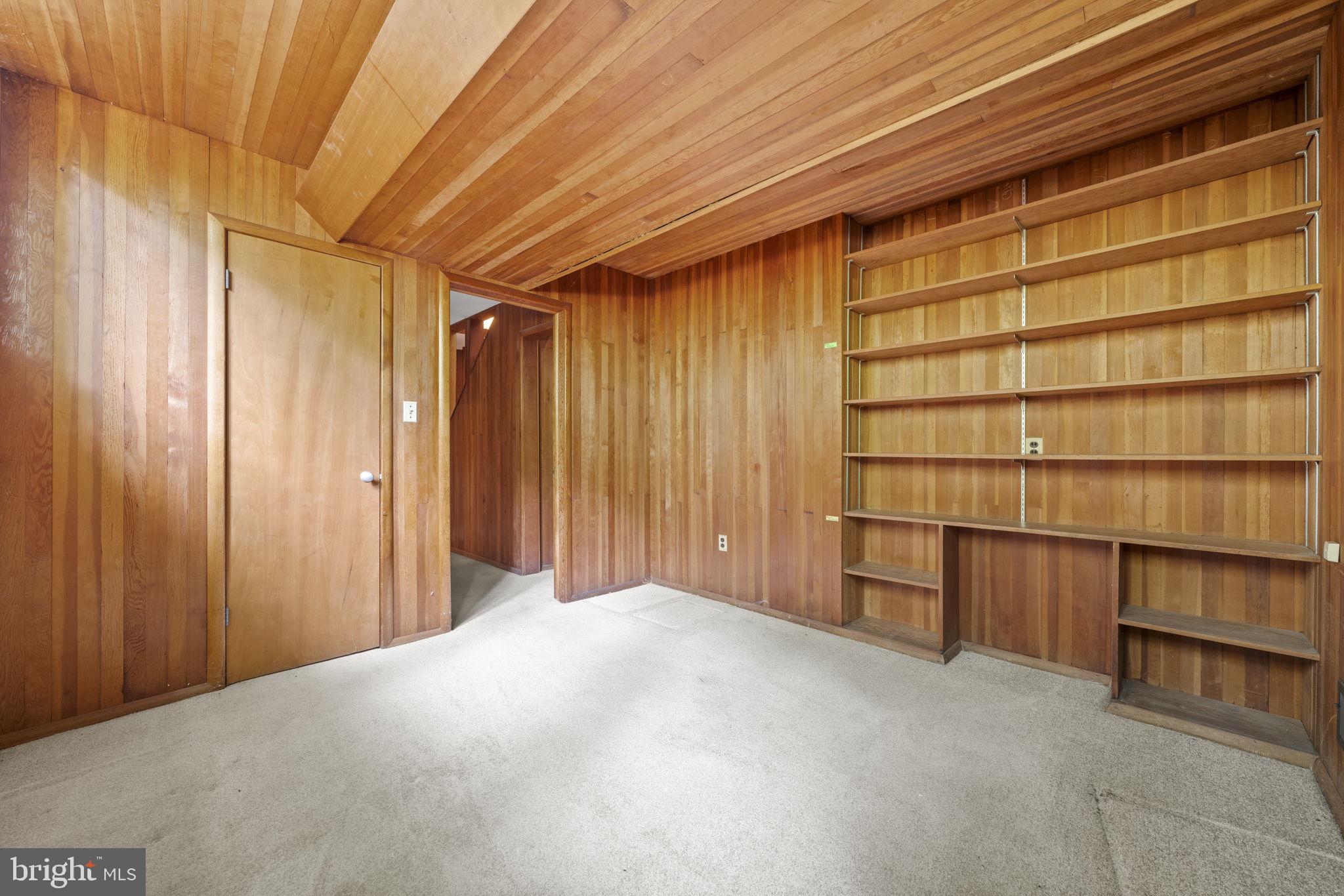 TULIP HILL - Residential