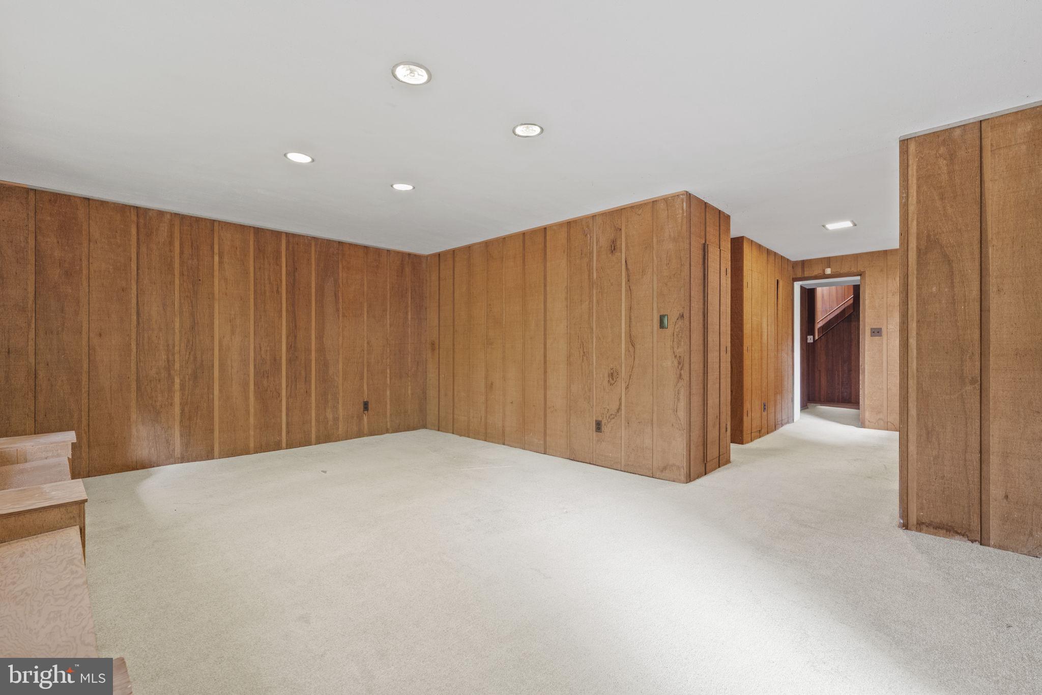 TULIP HILL - Residential