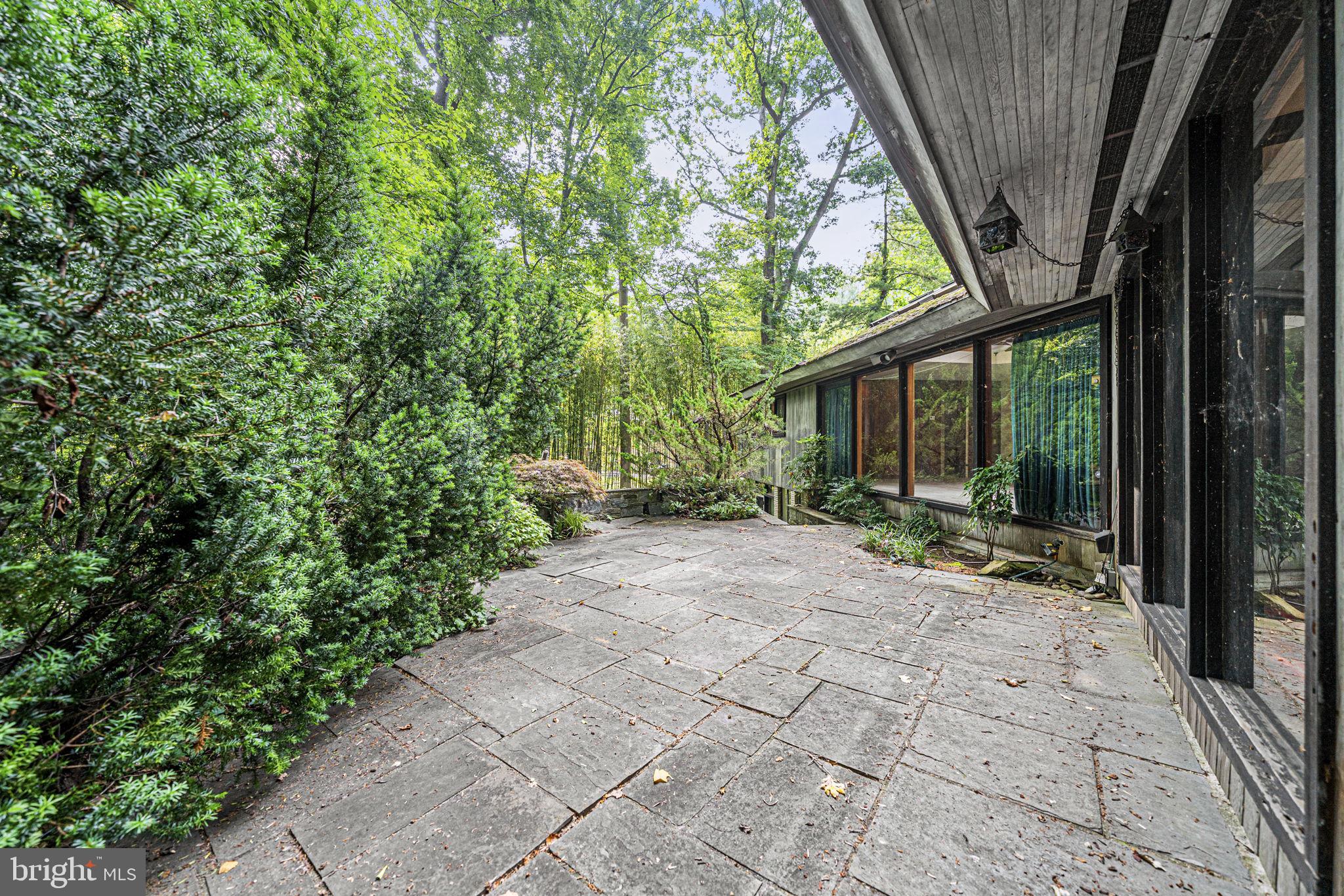 TULIP HILL - Residential