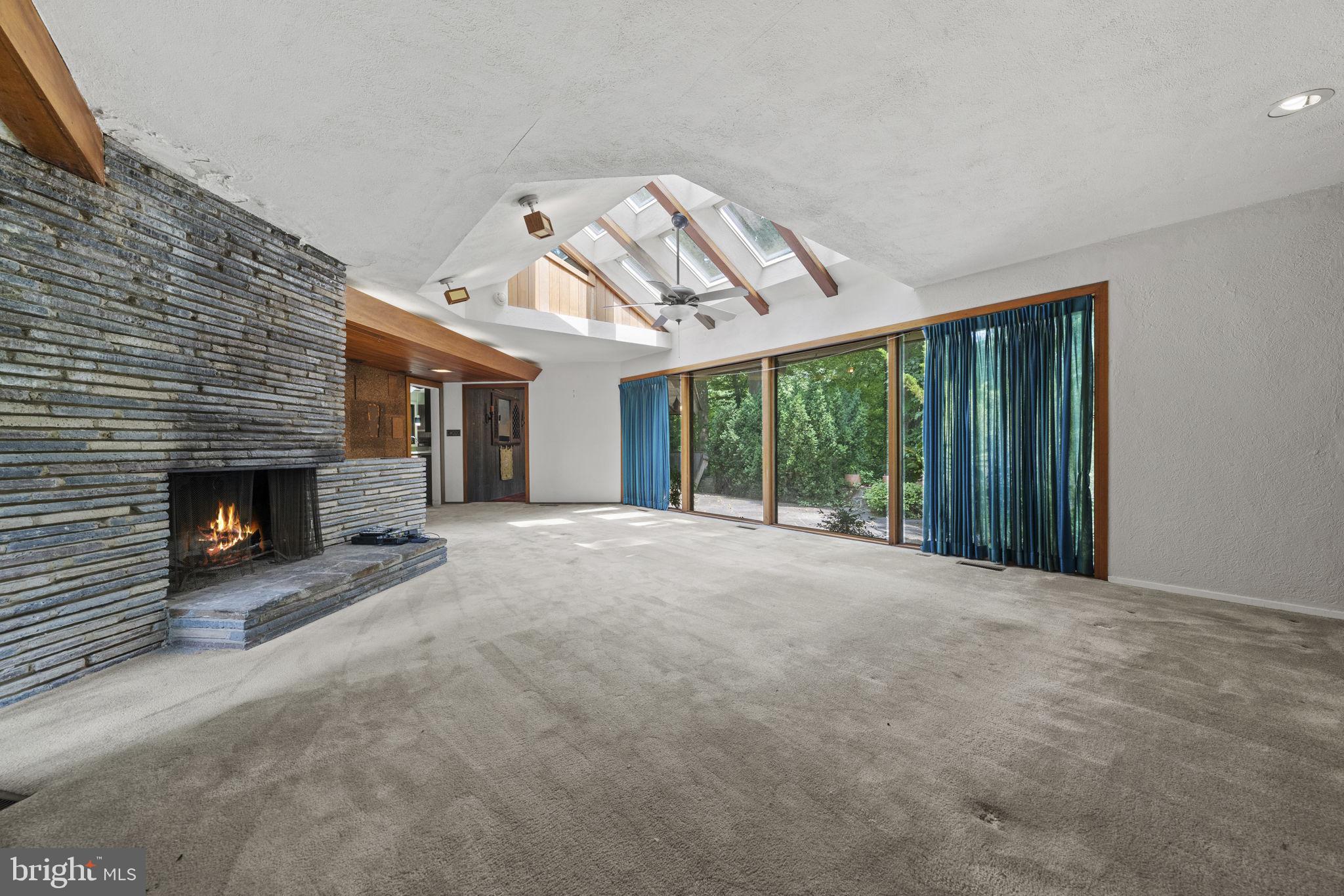 TULIP HILL - Residential