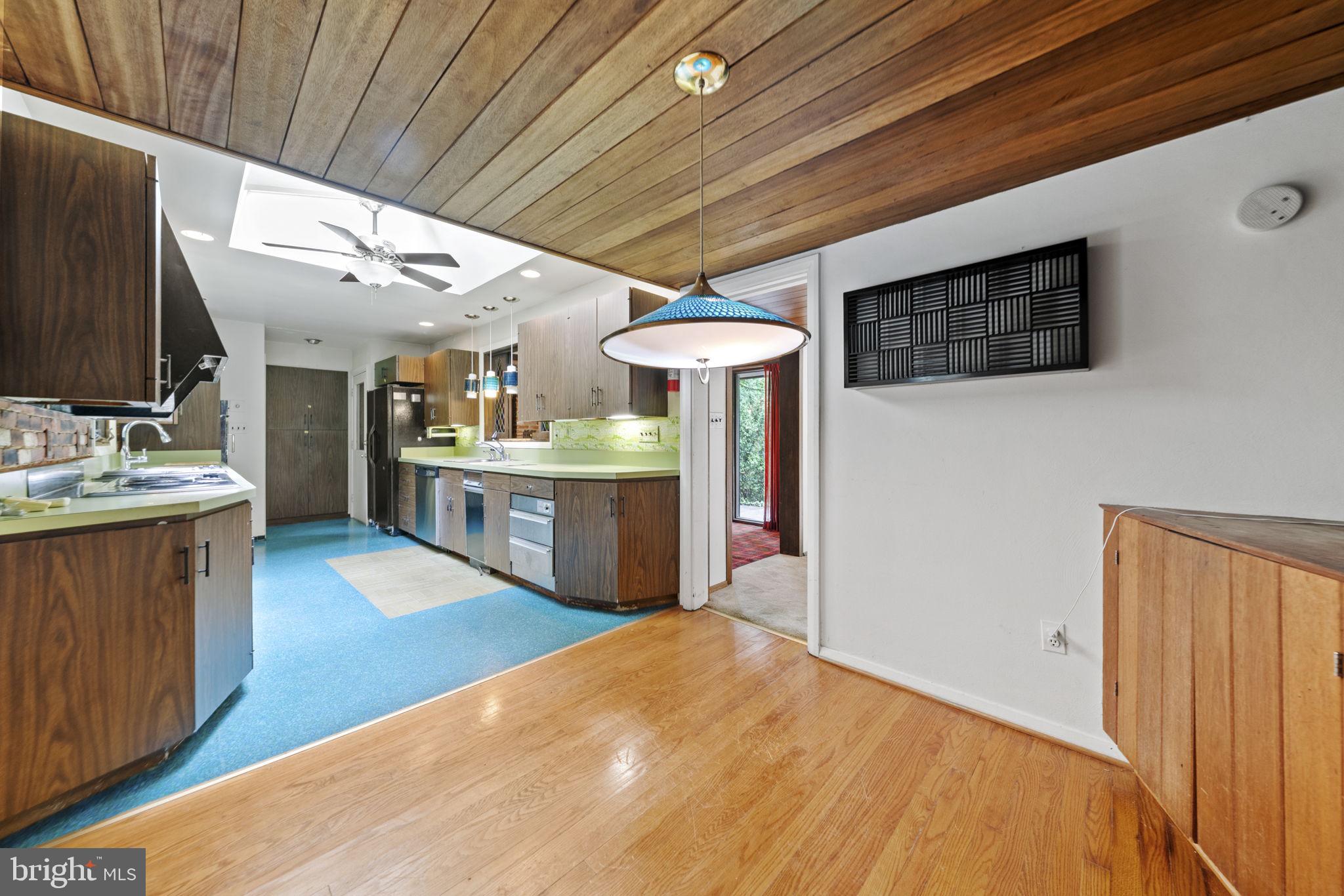 TULIP HILL - Residential