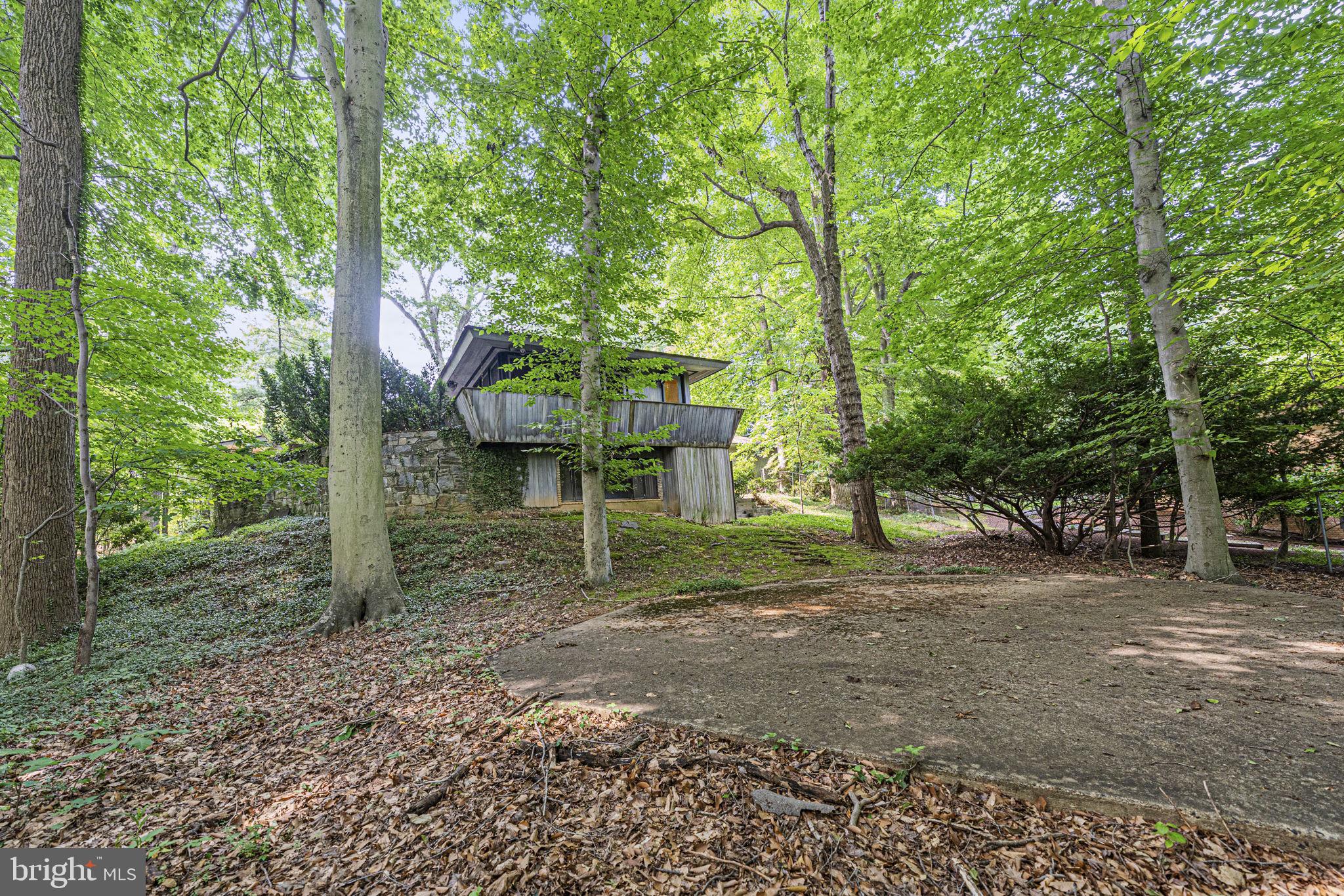 TULIP HILL - Residential