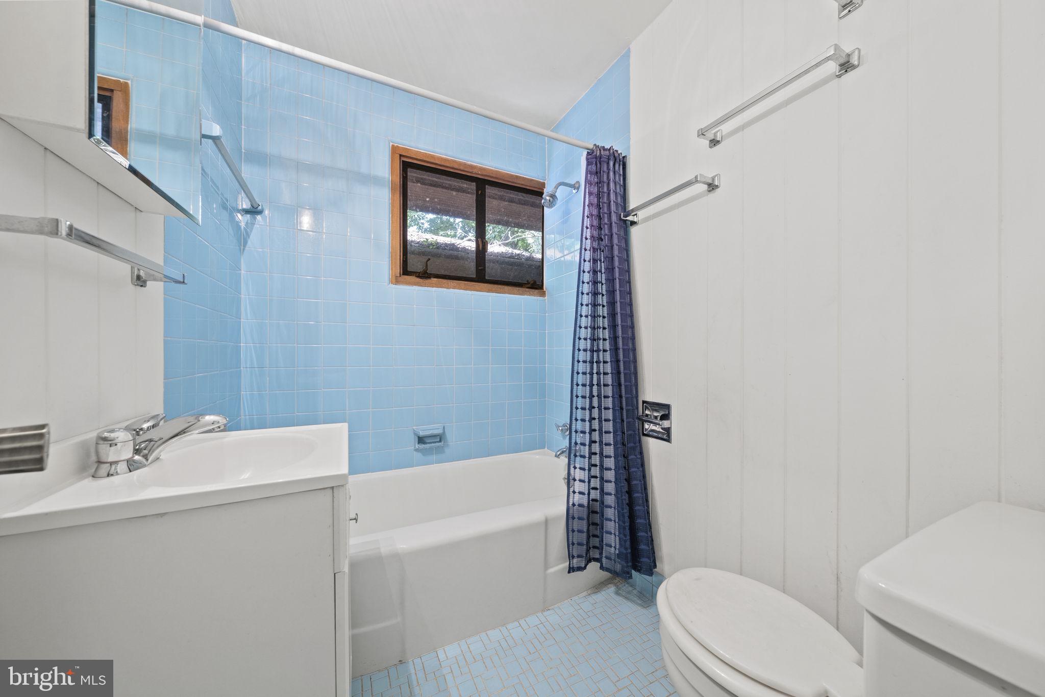 TULIP HILL - Residential