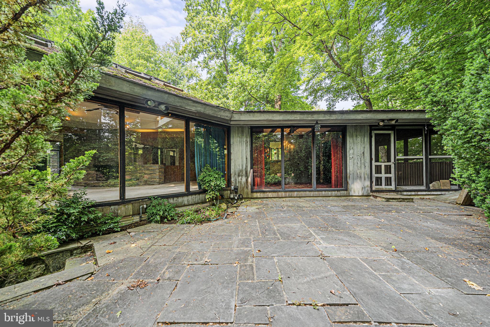 TULIP HILL - Residential