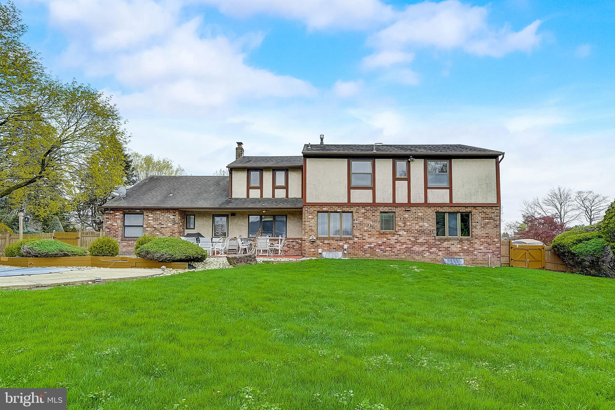 PINE MEADOWS - Residential