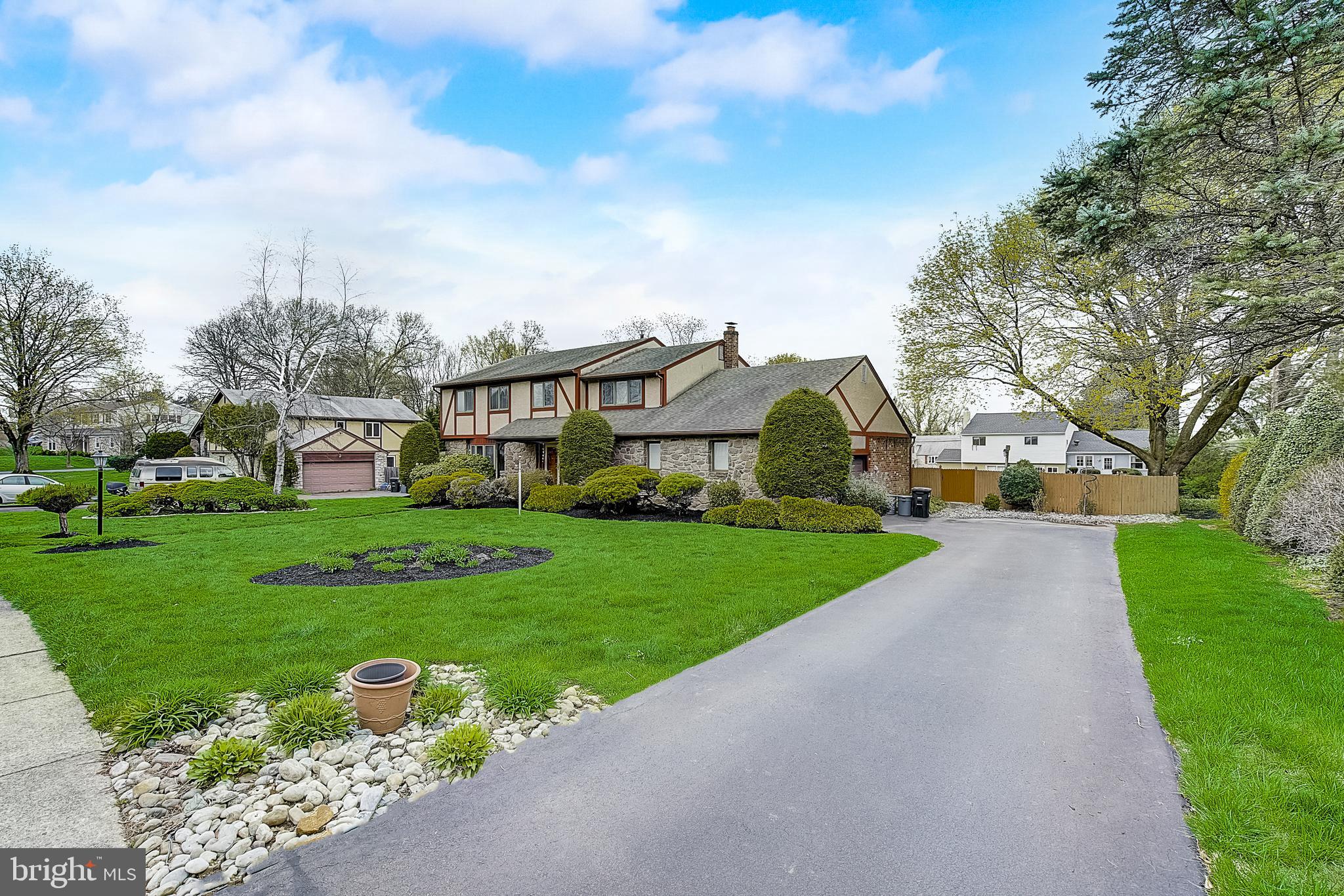 PINE MEADOWS - Residential
