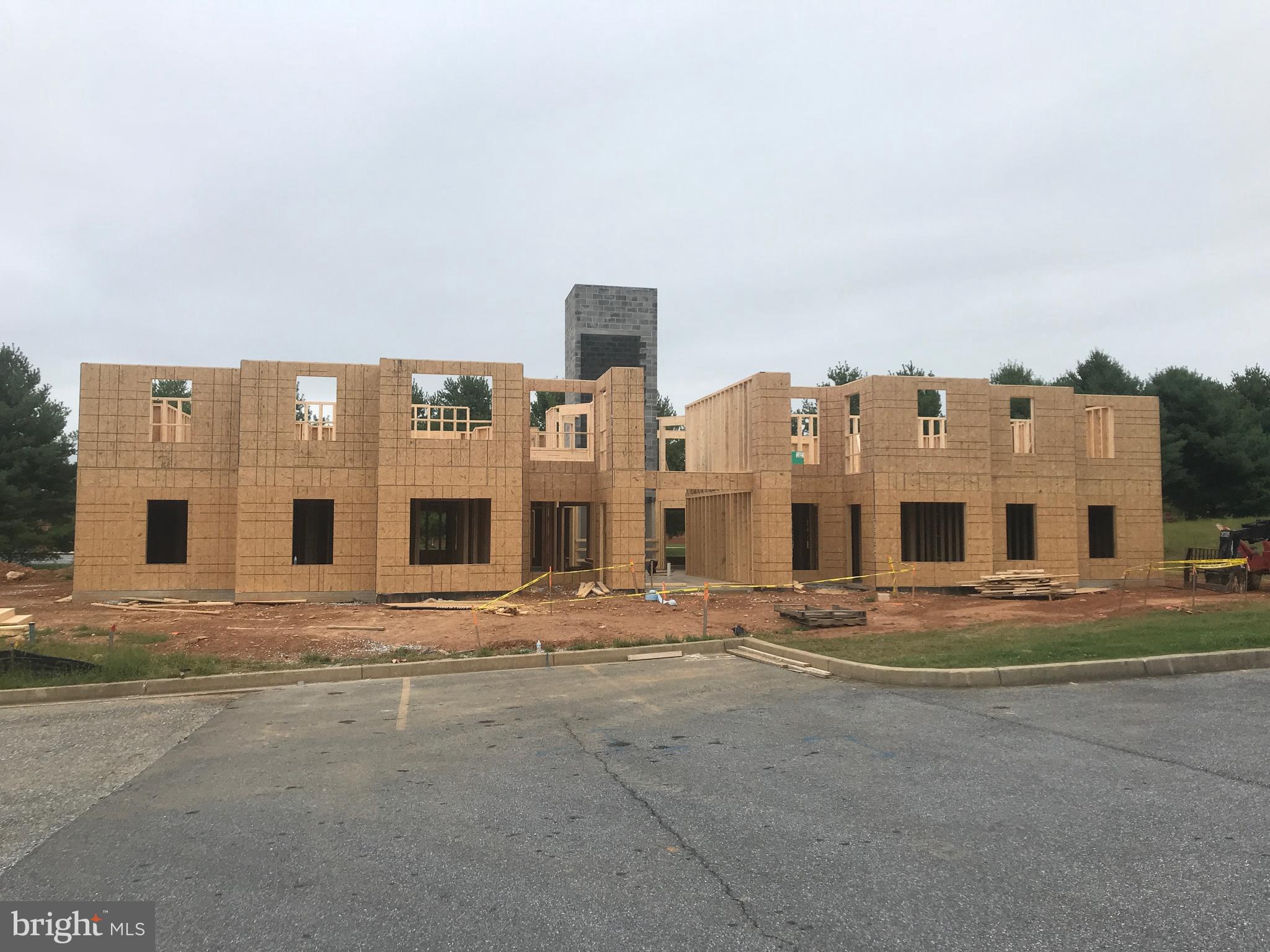 NEW CONSTRUCTION 2 bedroom 2 bathroom condos in Hampstead. Pre-construction pricing and options available for a limited time. Select your cabinets, countertops & flooring. Opportunity awaits! Stop by and lock in to a new unit today!