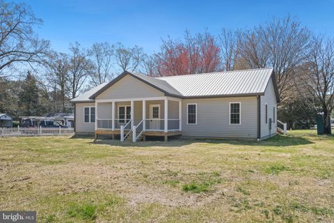 Homes For Sale - 646 Sandy Point Road<br/> Northumberland County, HEATHSVILLE, VA 22473