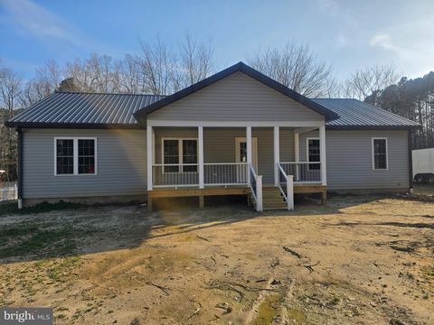 Homes For Sale - 646 Sandy Point Road<br/> Northumberland County, HEATHSVILLE, VA 22473