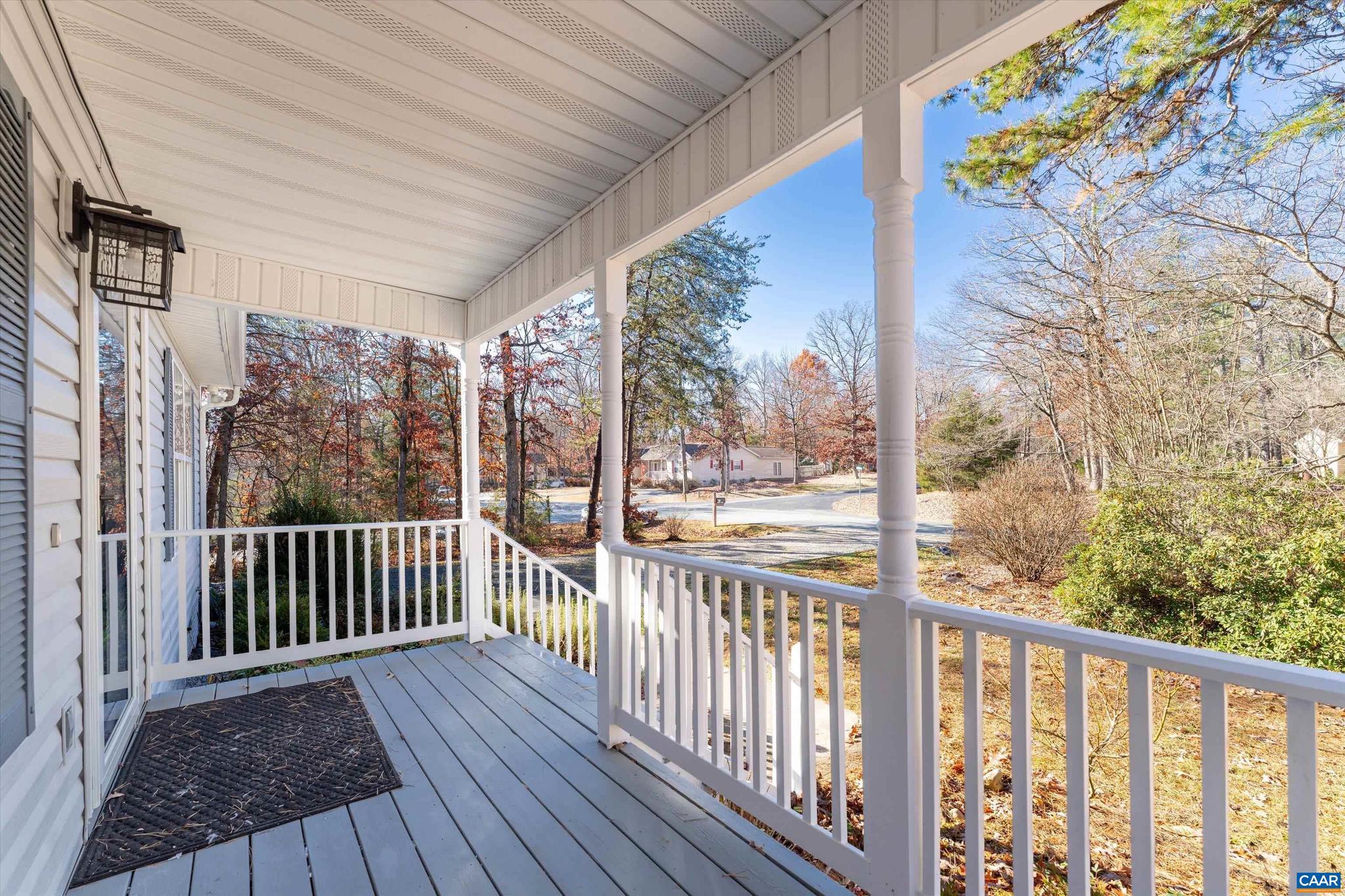 LAKE MONTICELLO - Residential