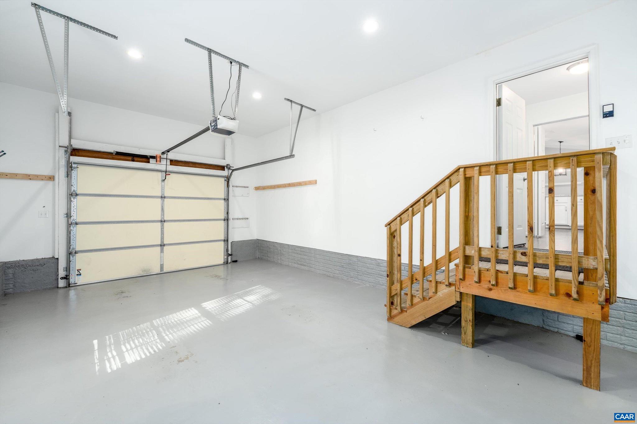 LAKE MONTICELLO - Residential