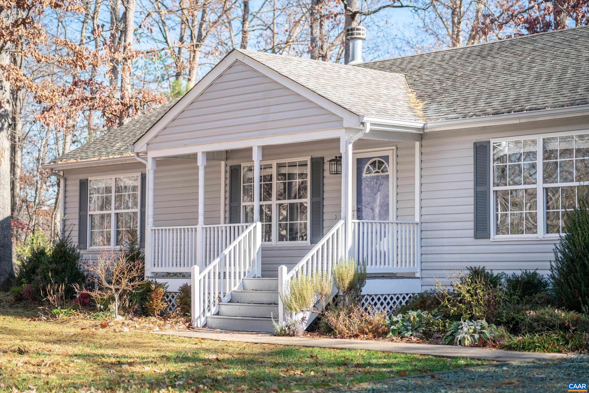 LAKE MONTICELLO - Residential