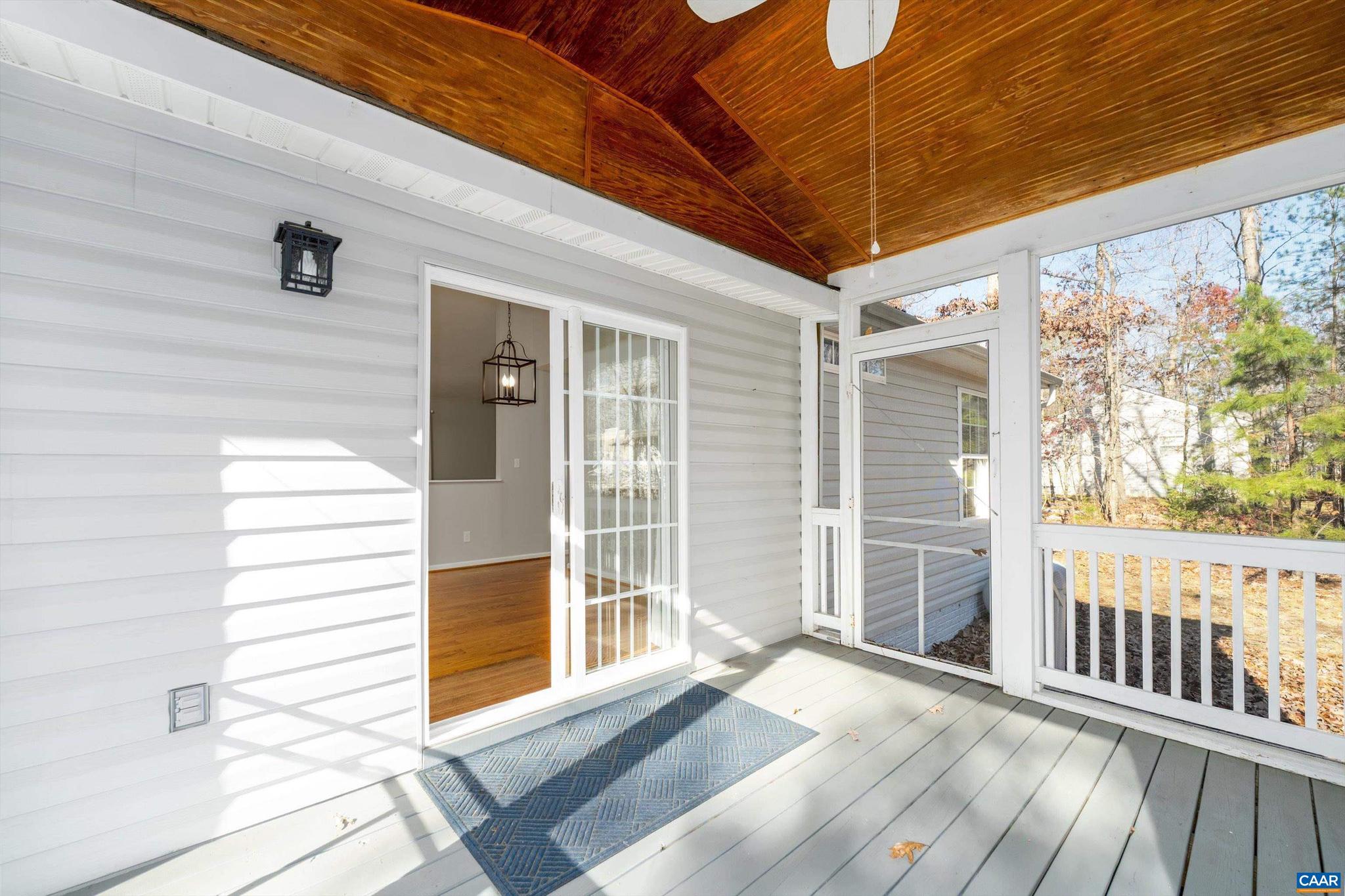 LAKE MONTICELLO - Residential