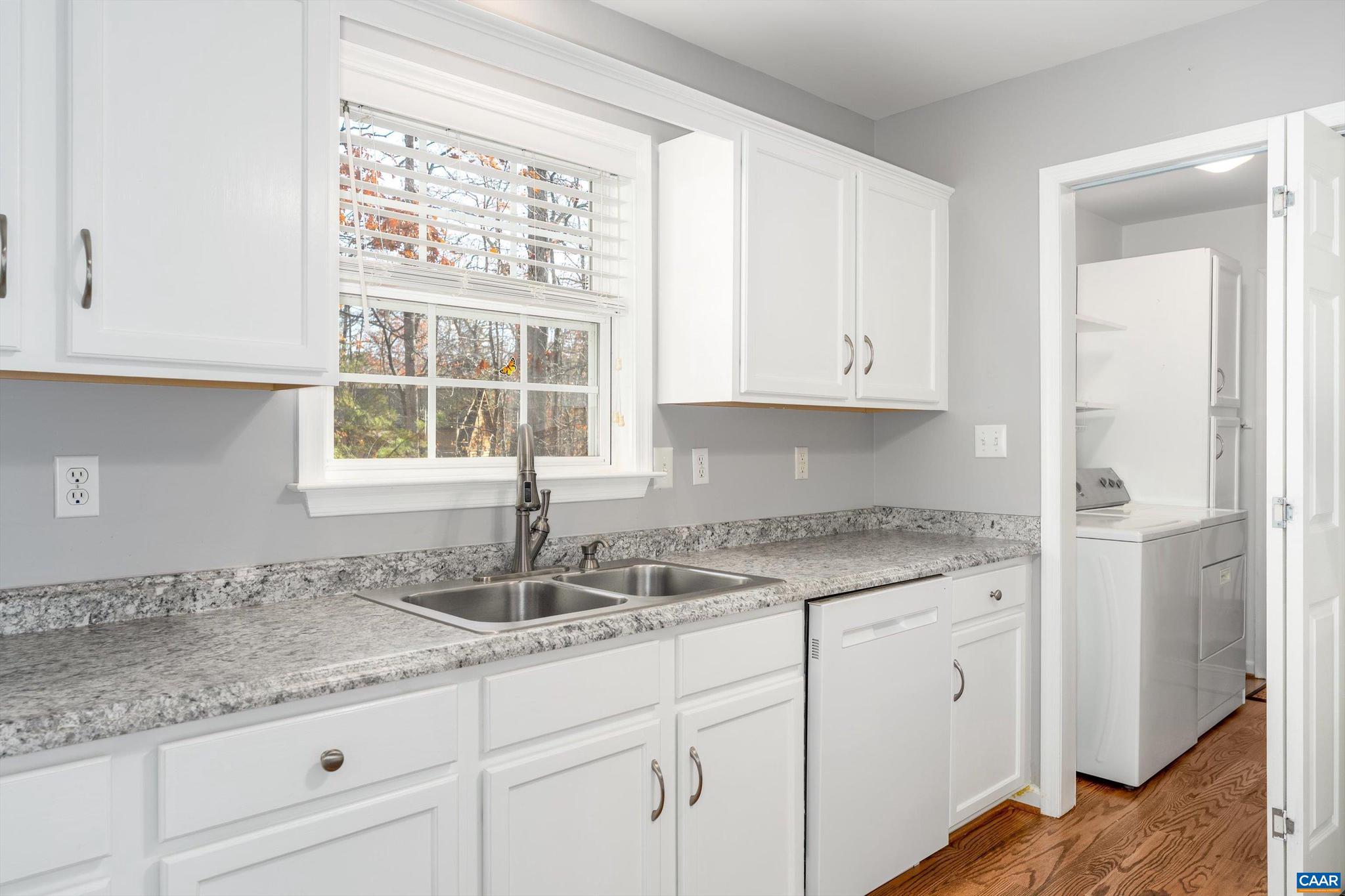 LAKE MONTICELLO - Residential