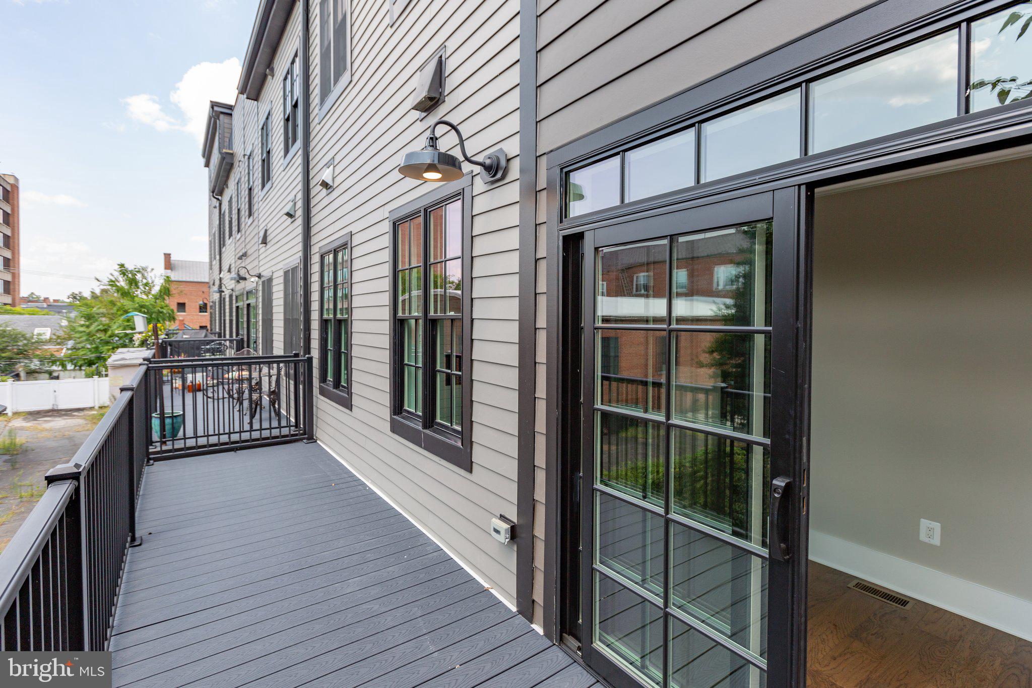 RIVERPLACE - Residential