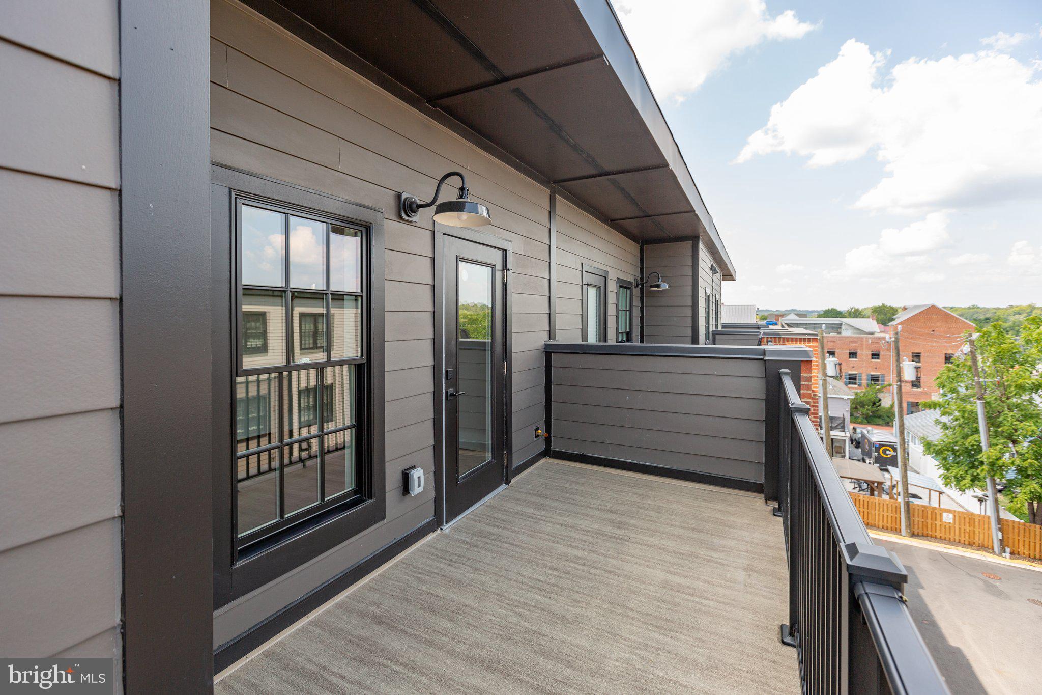 RIVERPLACE - Residential