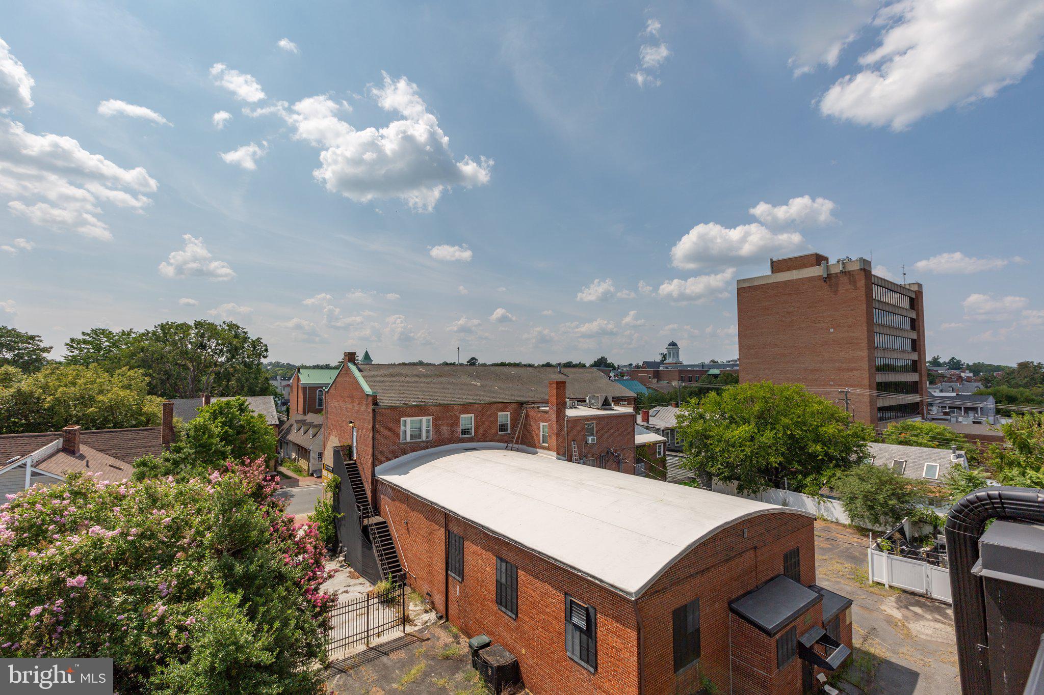 RIVERPLACE - Residential