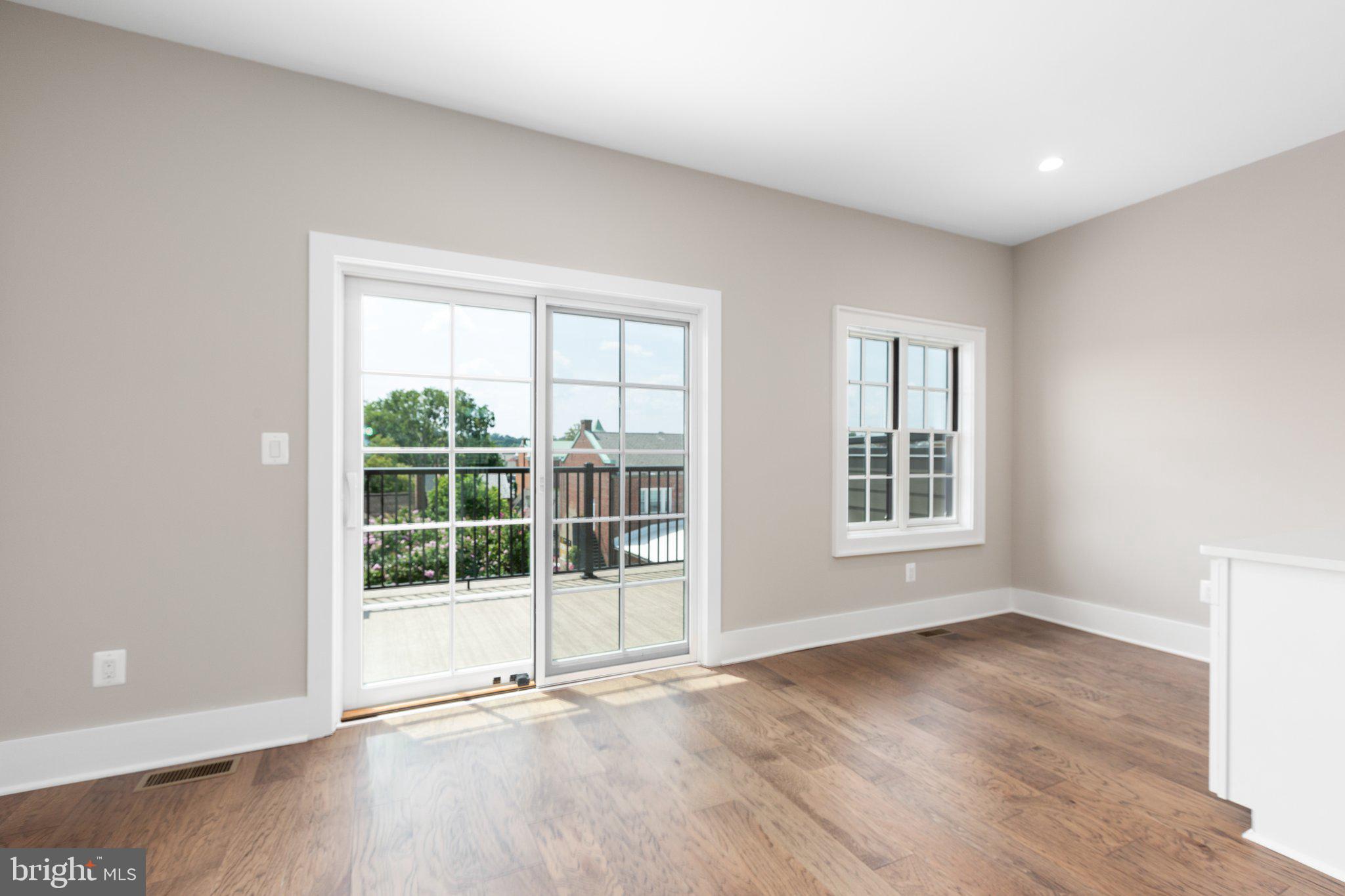 RIVERPLACE - Residential