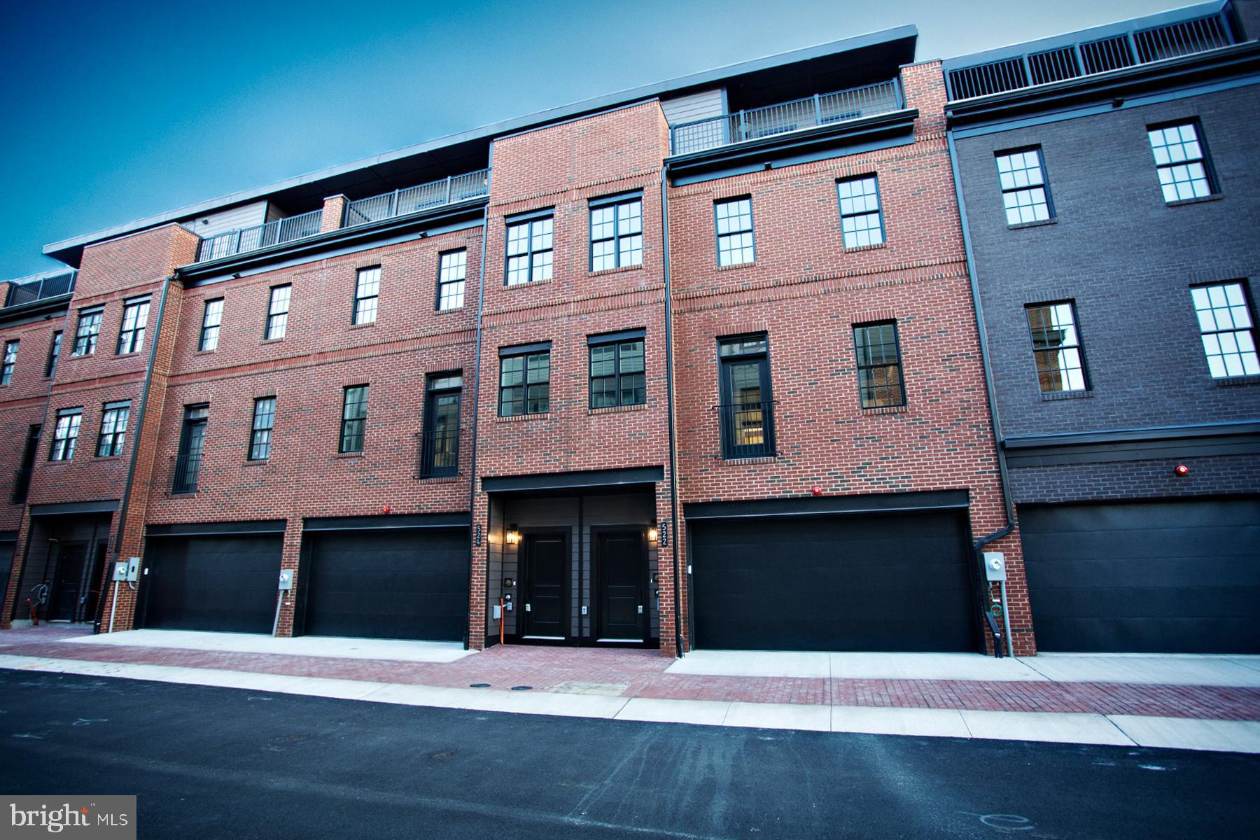 RIVERPLACE - Residential