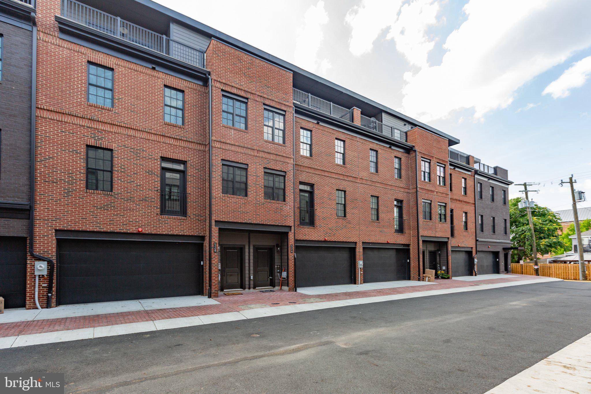 RIVERPLACE - Residential