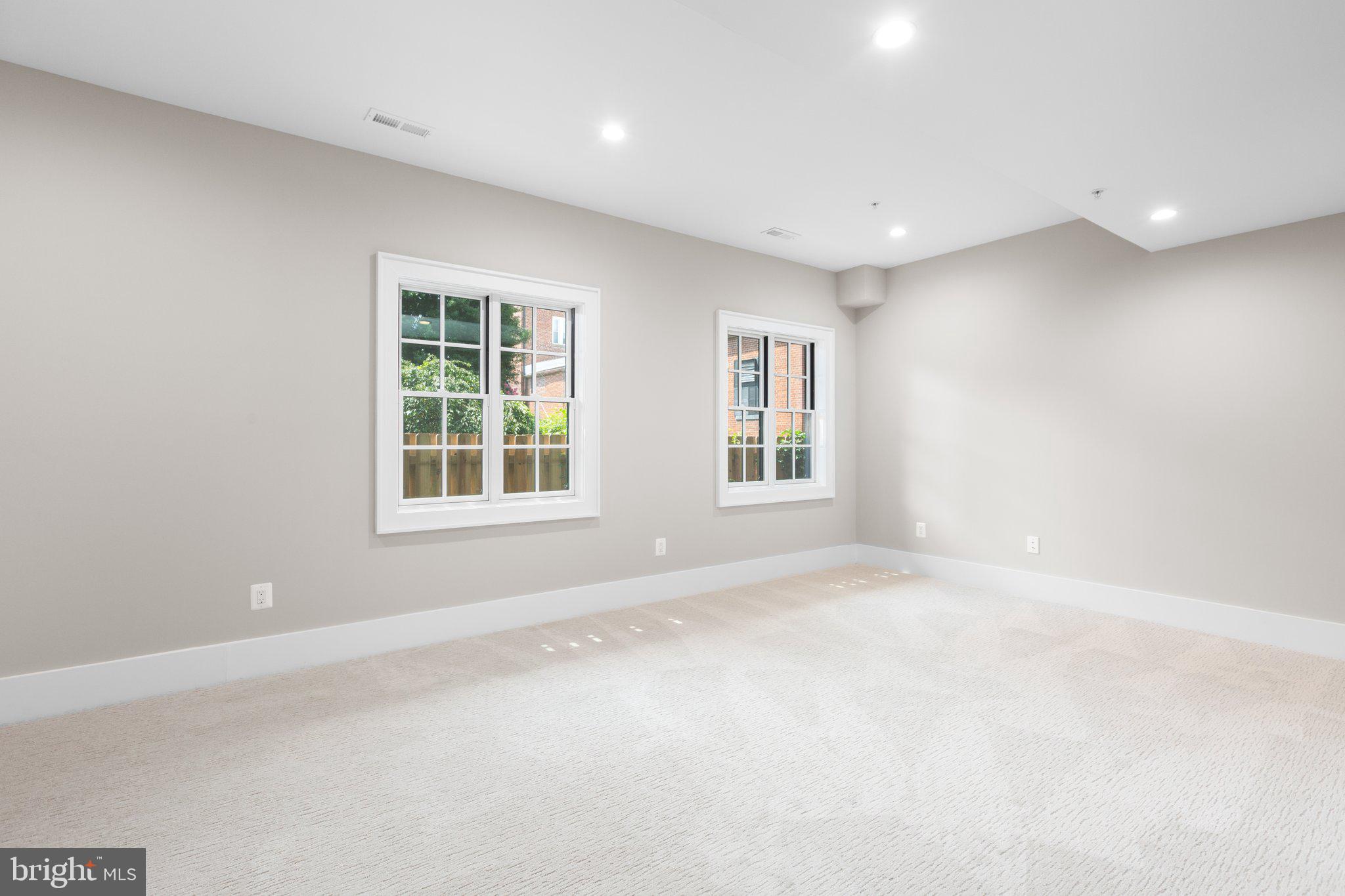 RIVERPLACE - Residential