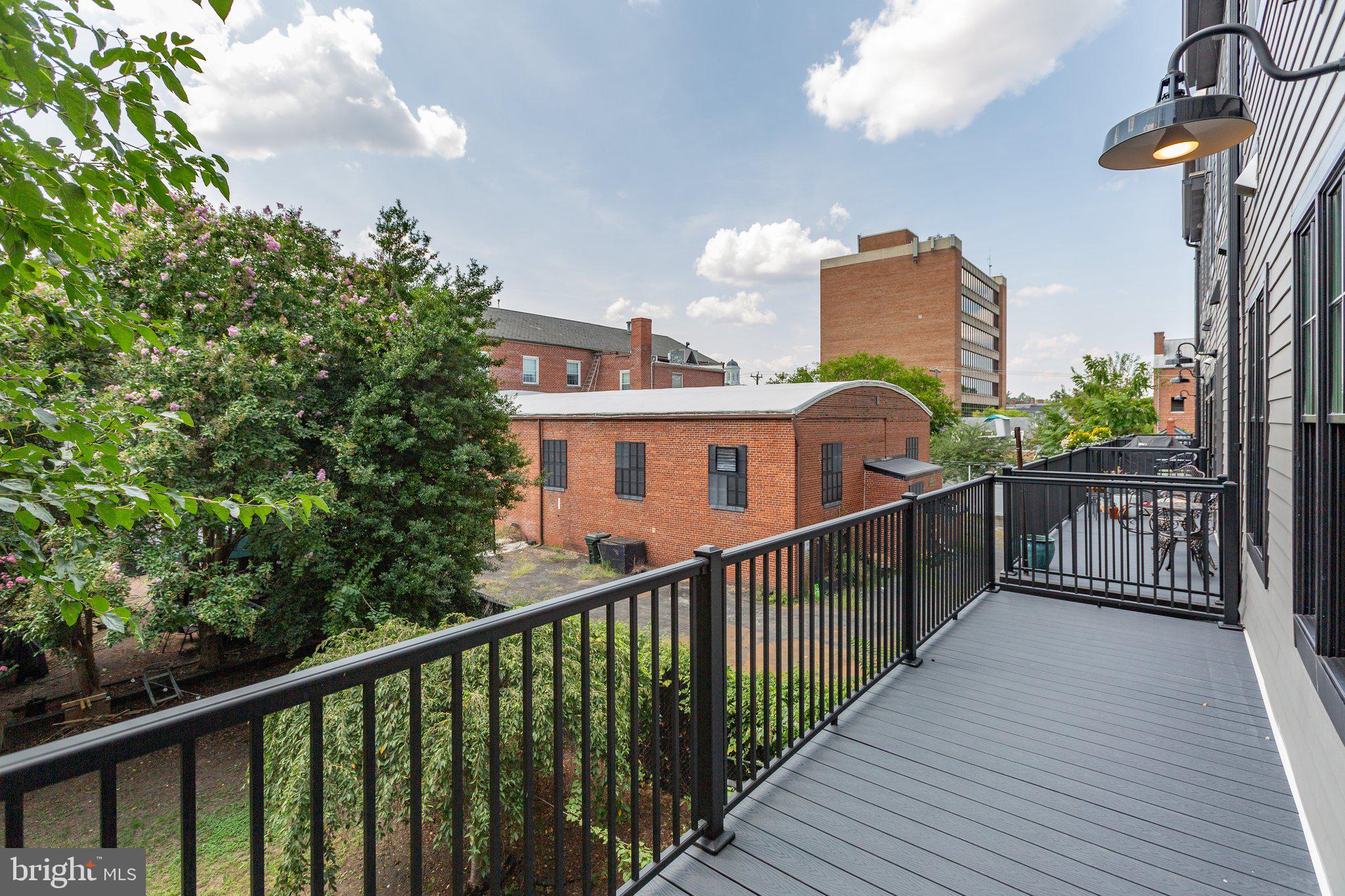 RIVERPLACE - Residential