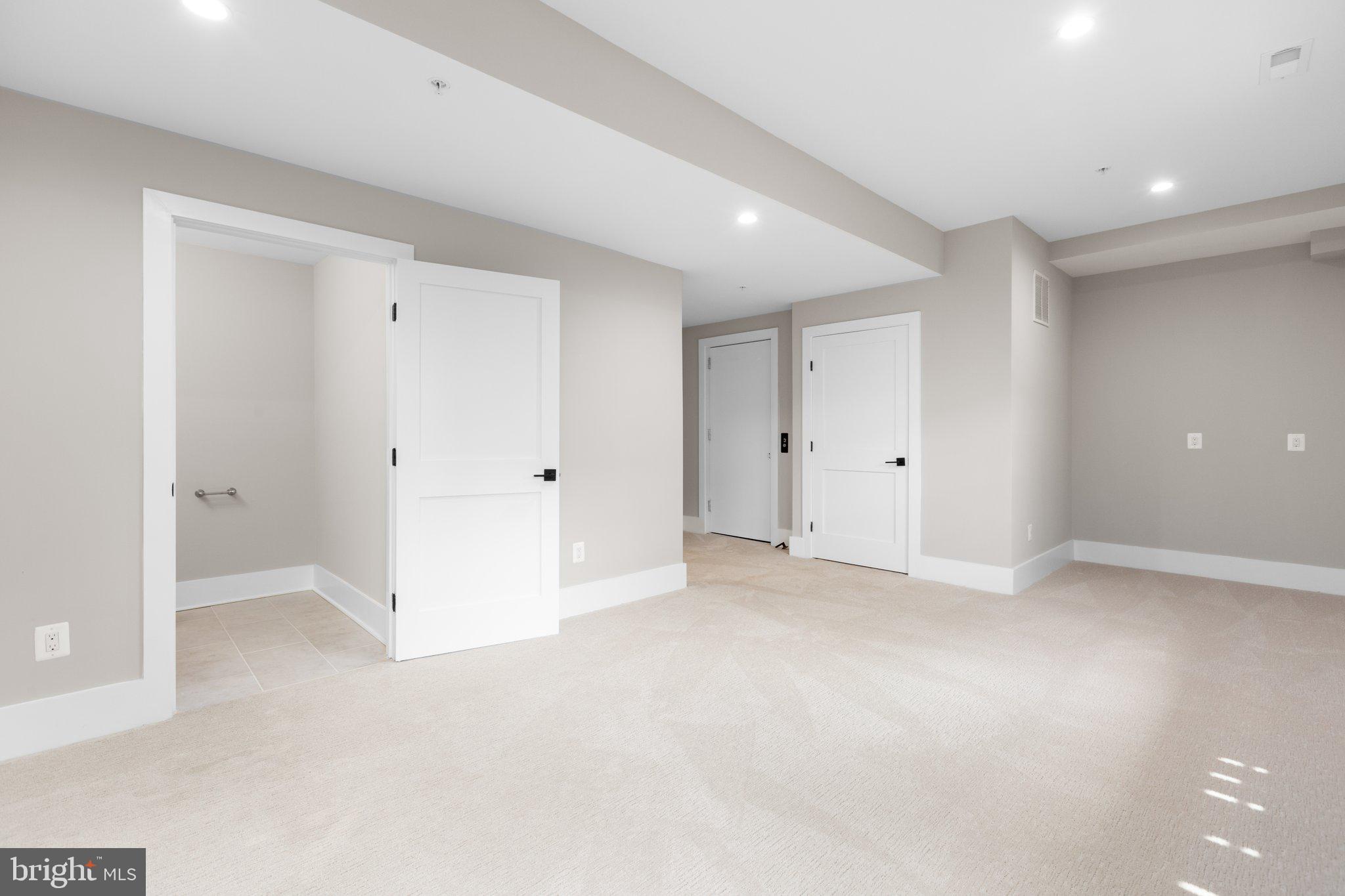 RIVERPLACE - Residential