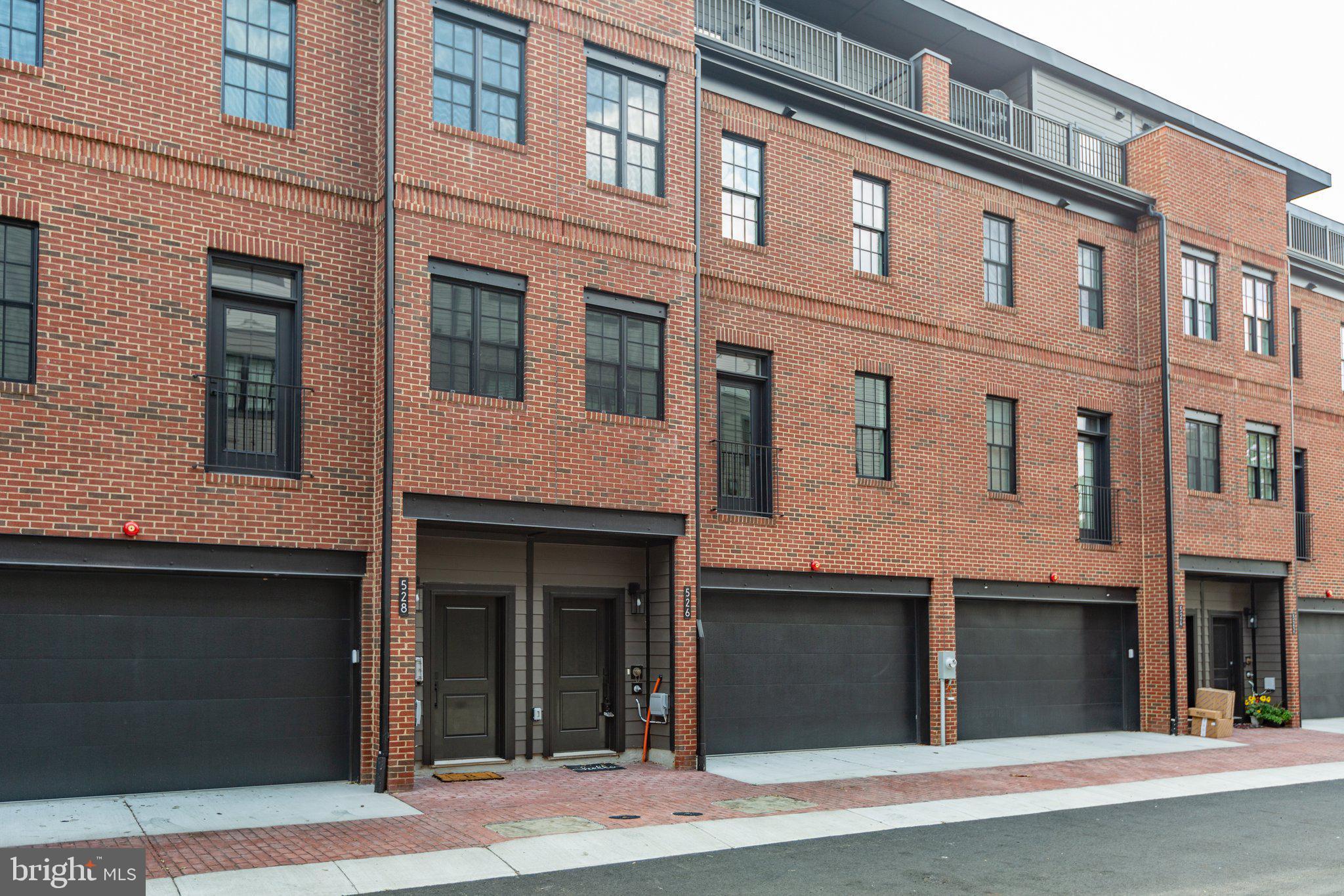 RIVERPLACE - Residential