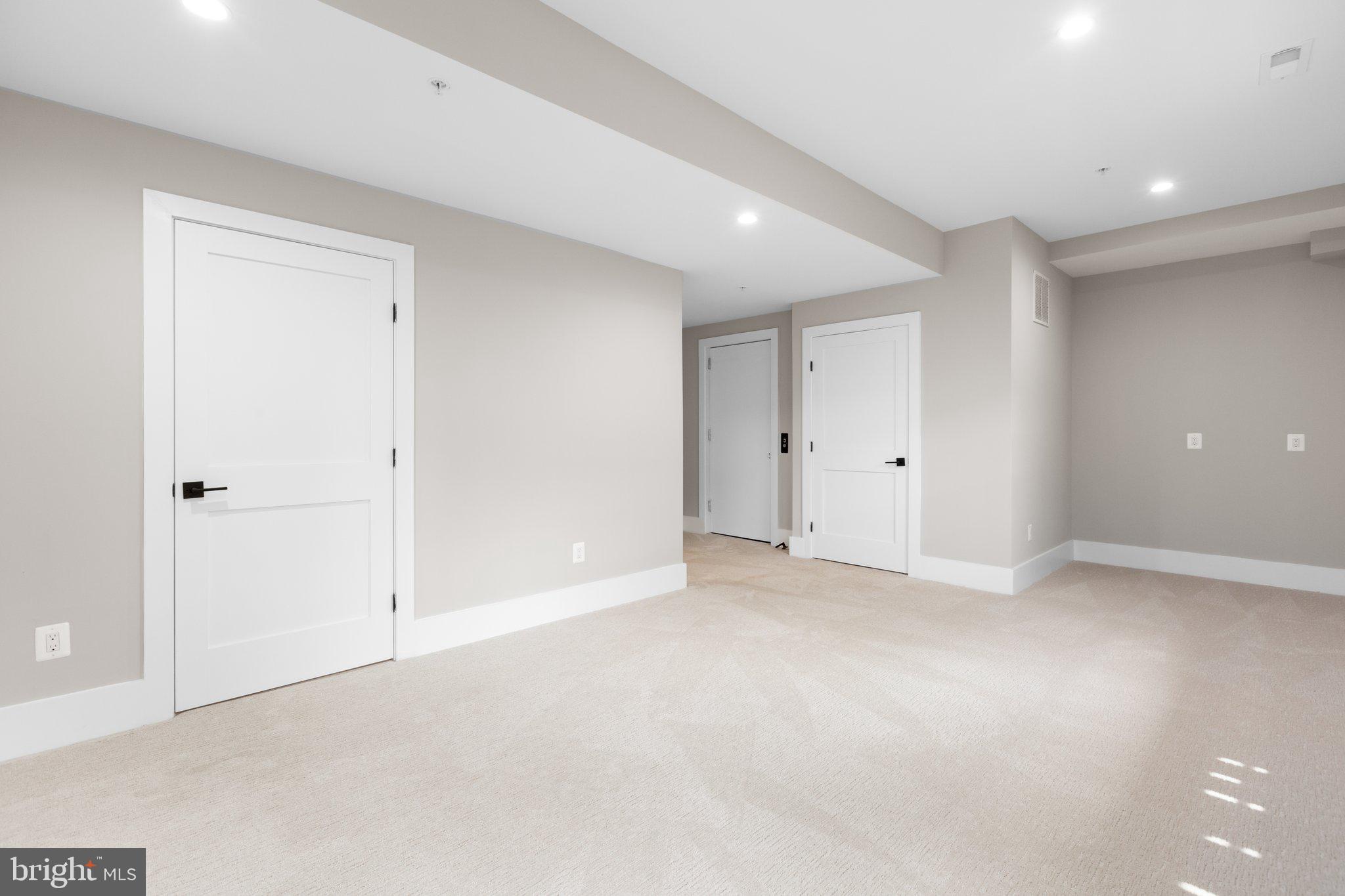 RIVERPLACE - Residential