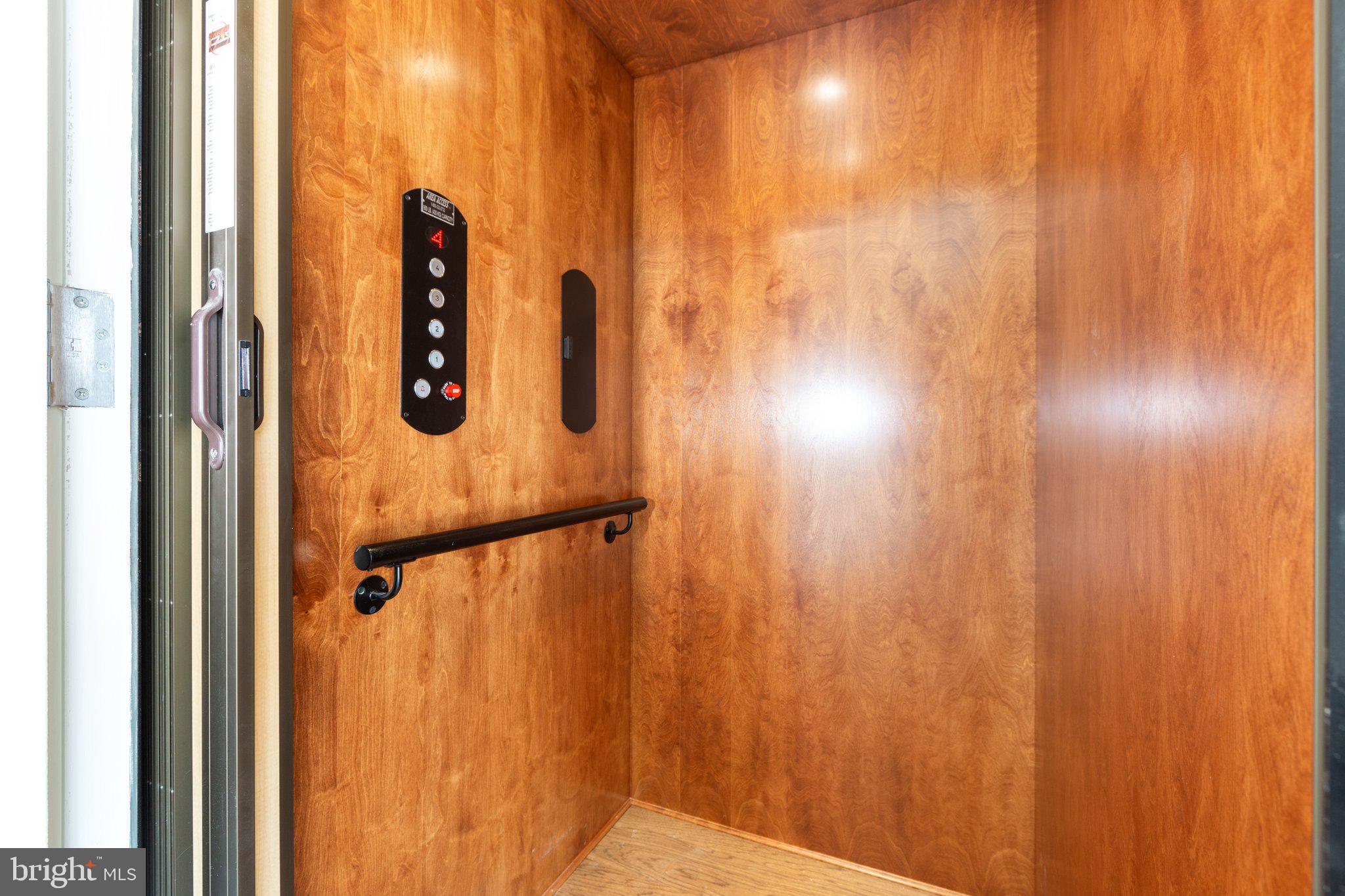 RIVERPLACE - Residential