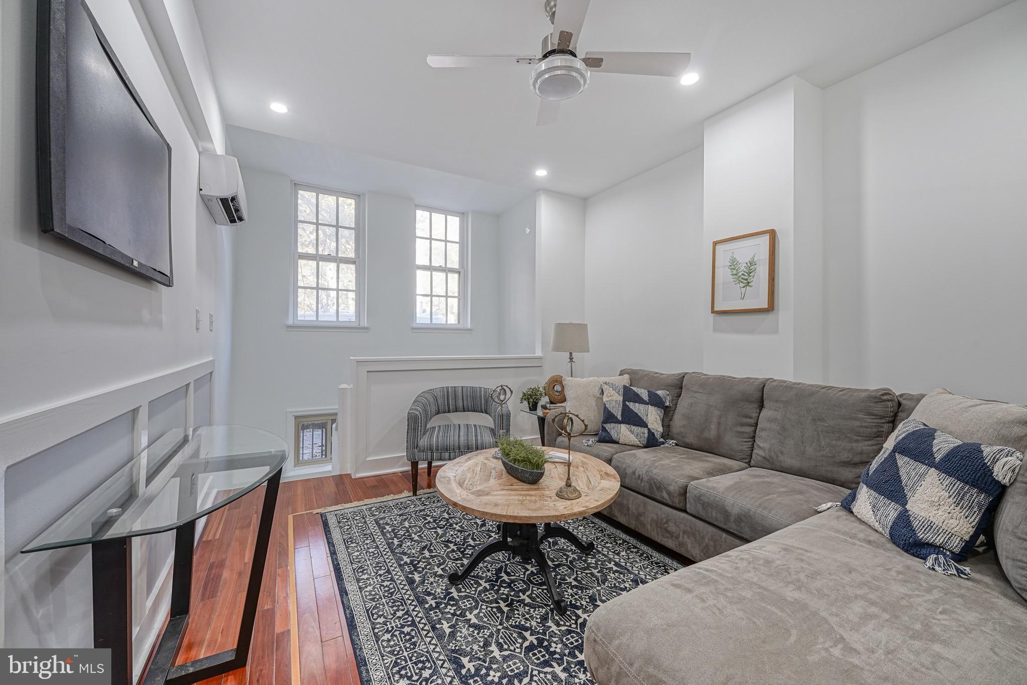 SOCIETY HILL - Residential