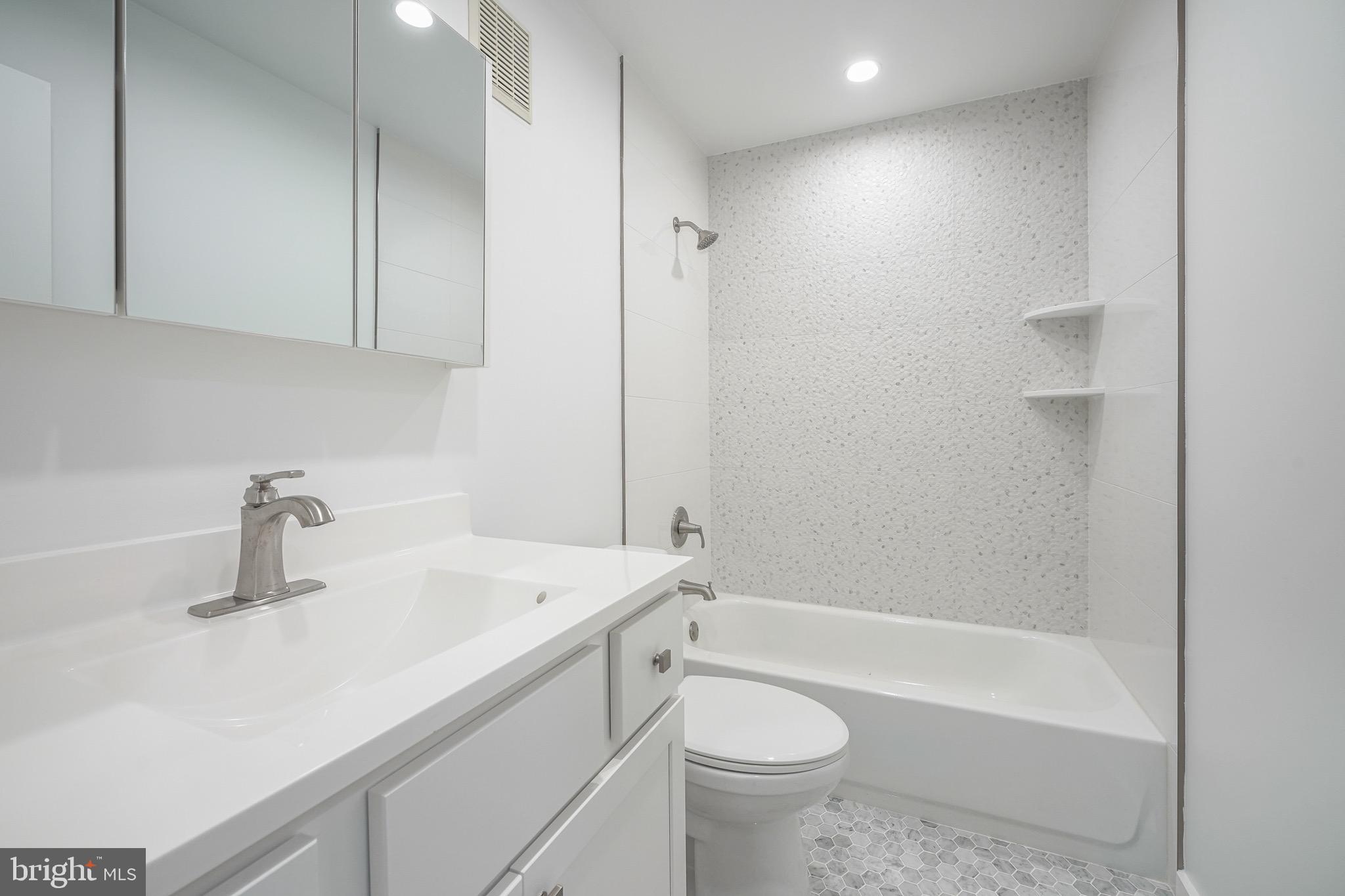 SOCIETY HILL - Residential