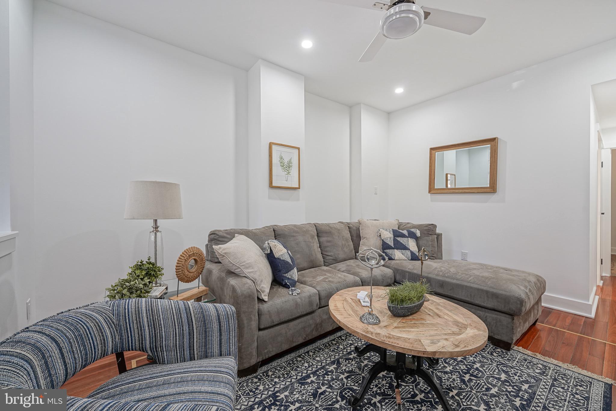 SOCIETY HILL - Residential