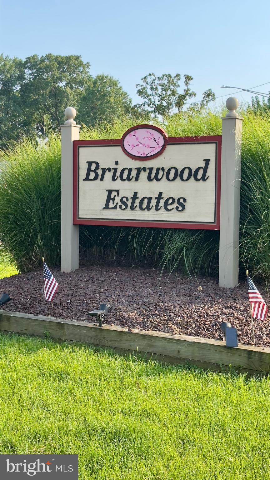 BRIARWOOD ESTATES - Residential