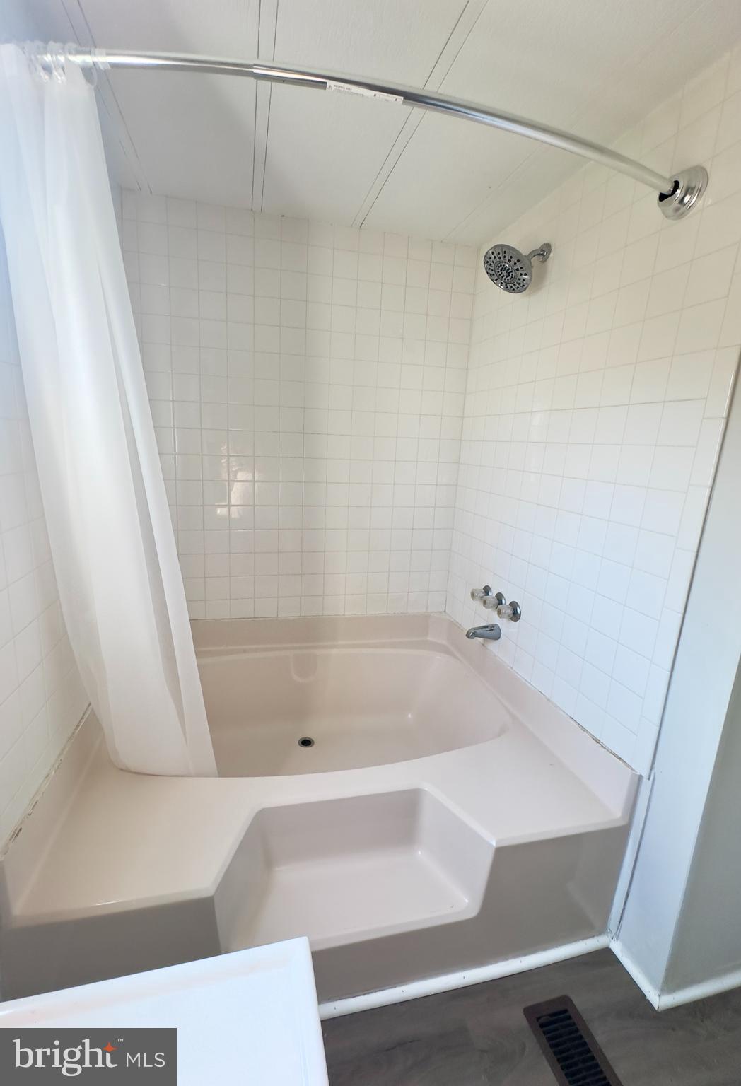 BRIARWOOD ESTATES - Residential