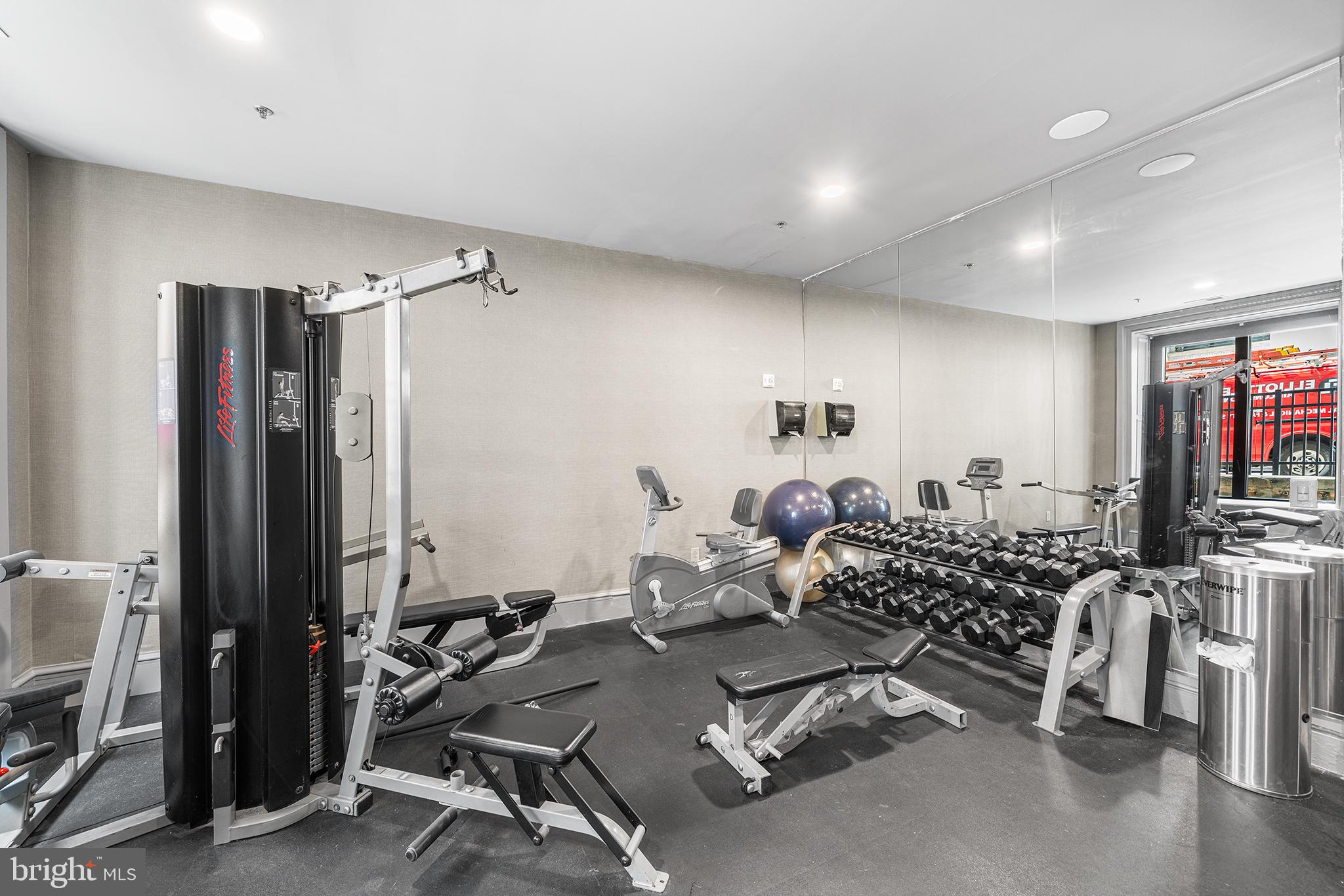 CENTER CITY - Residential Lease