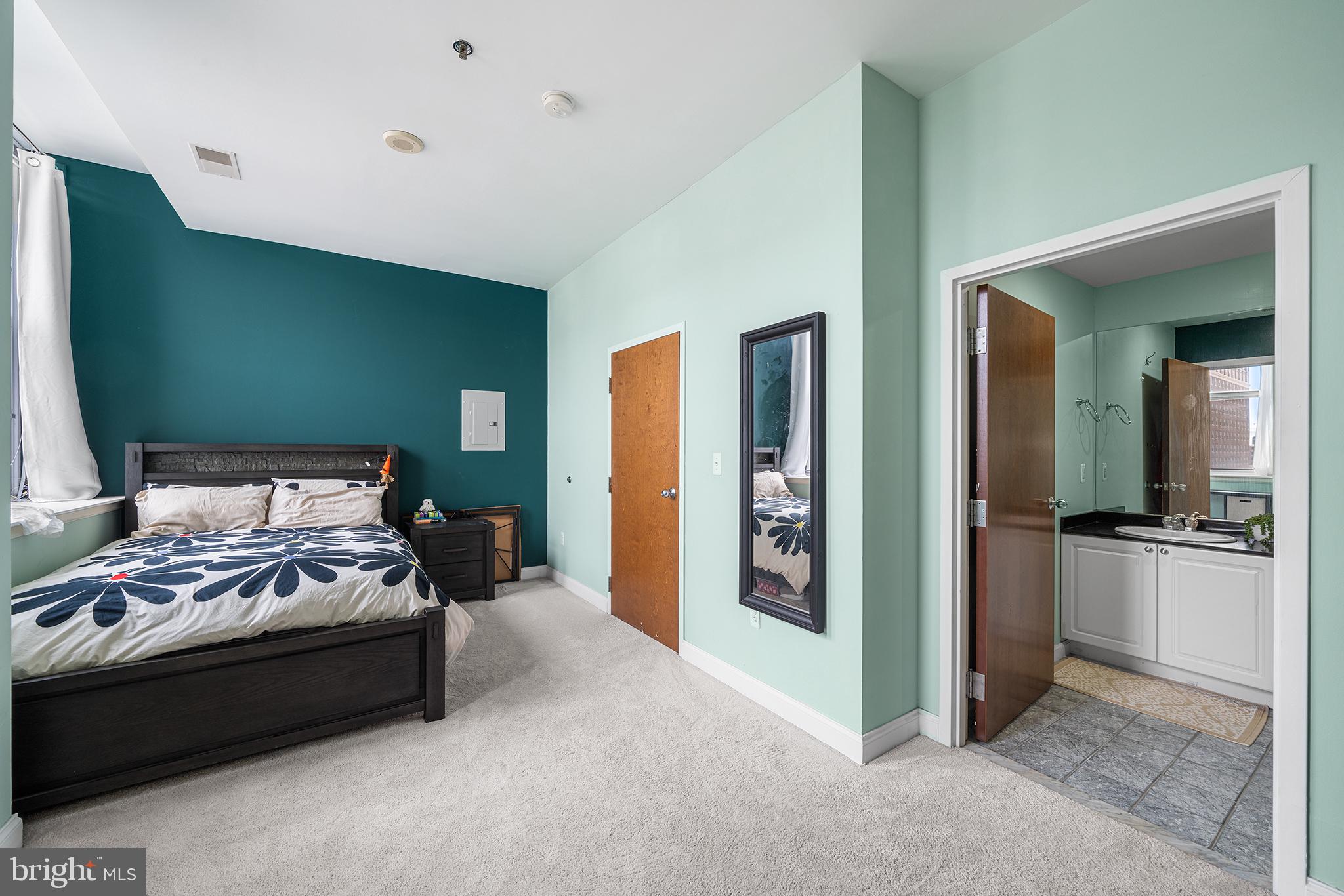 CENTER CITY - Residential Lease