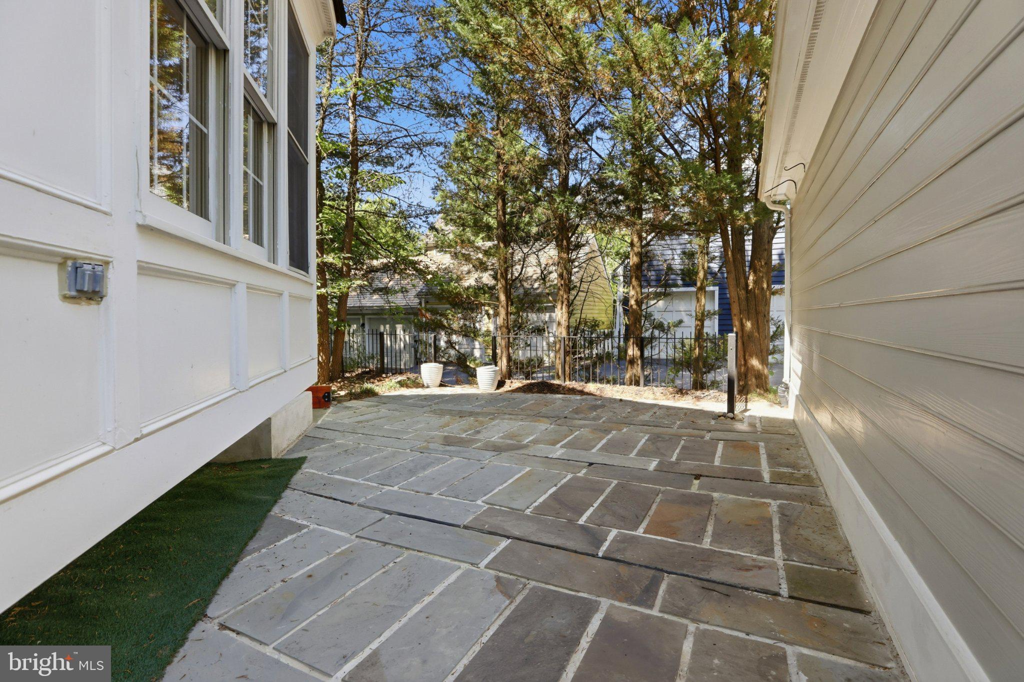 KENTLANDS - Residential