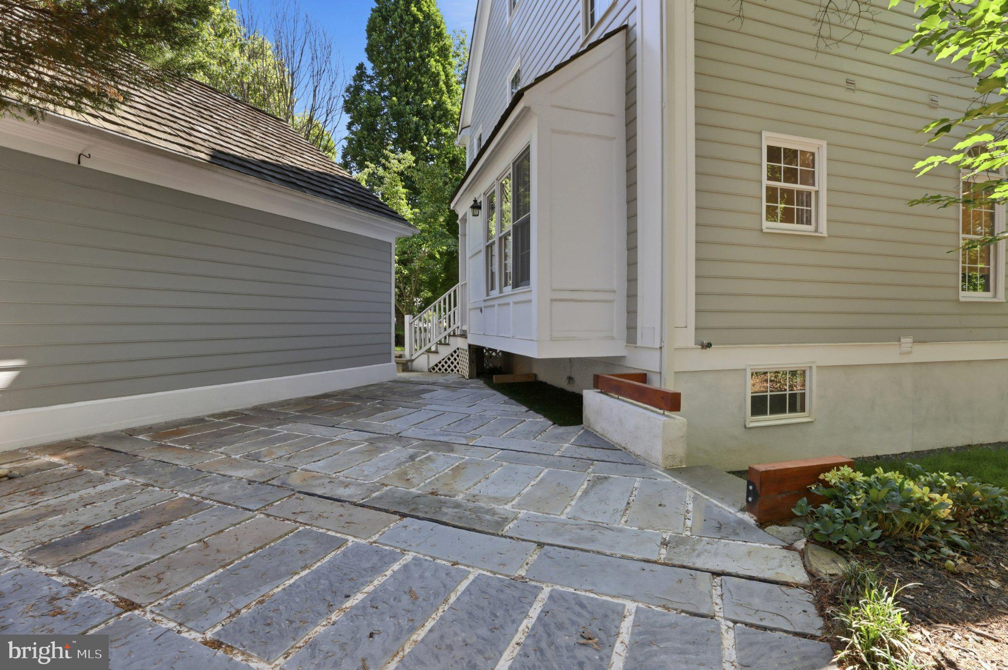 KENTLANDS - Residential