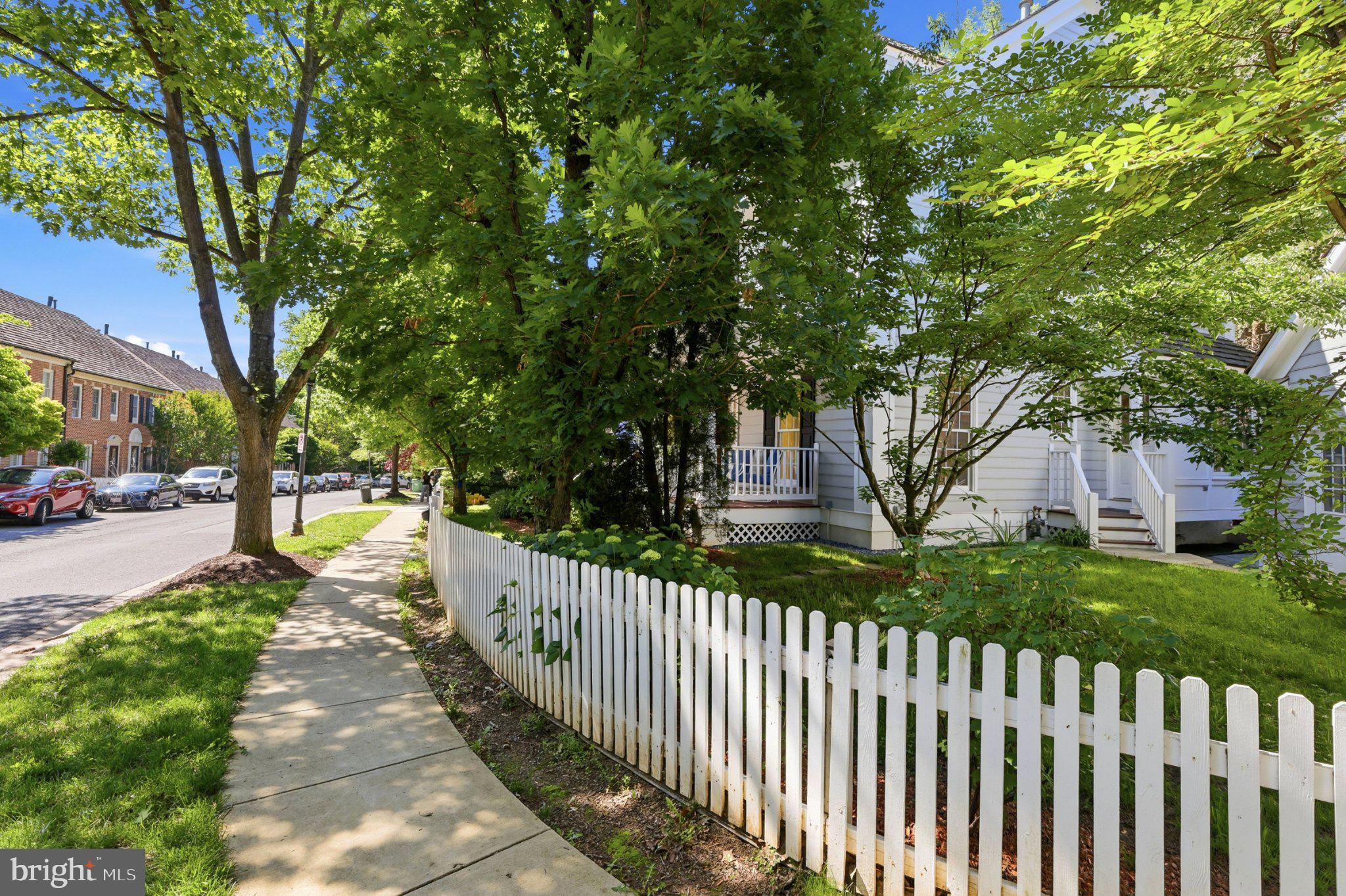 KENTLANDS - Residential