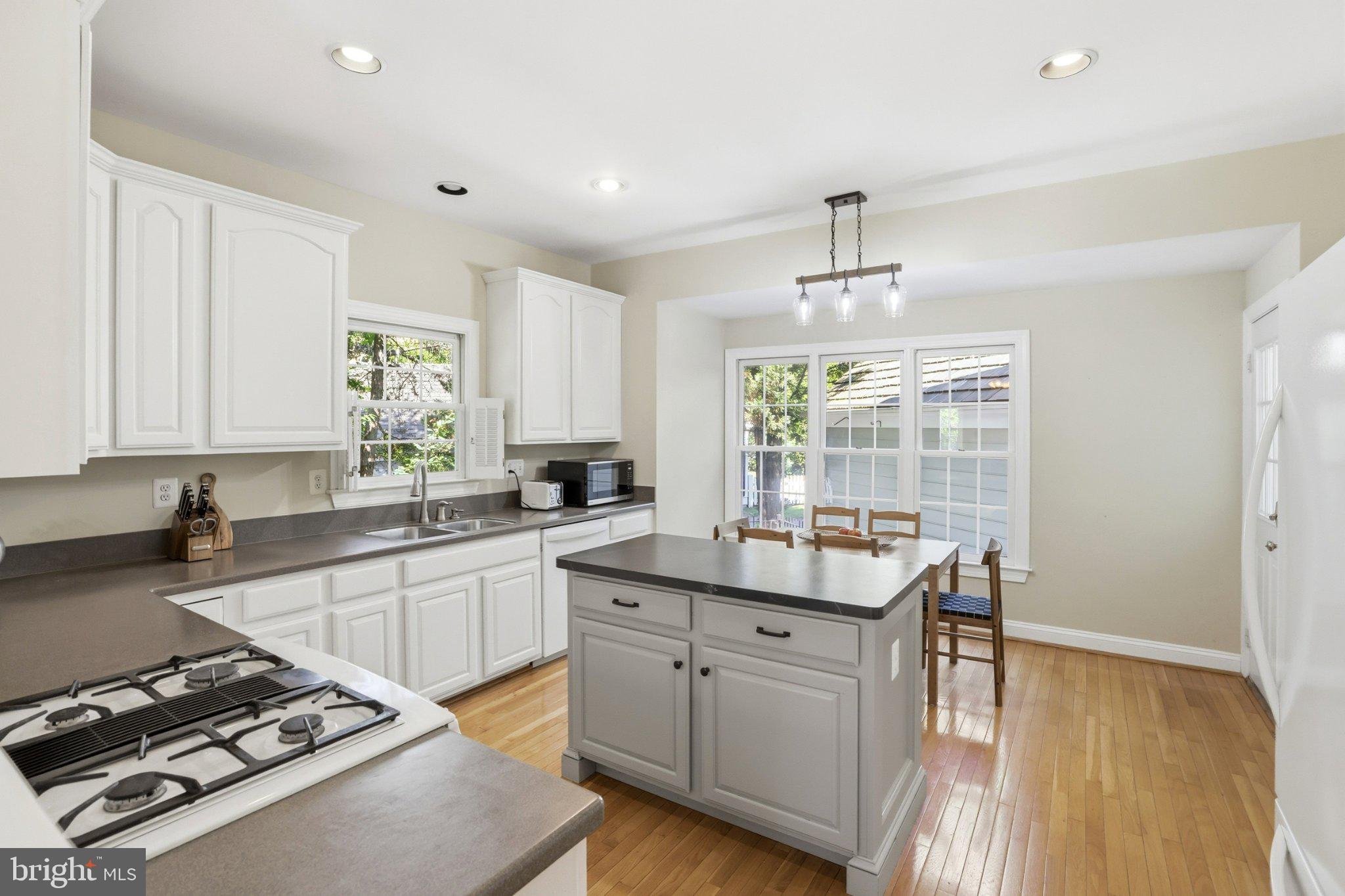 KENTLANDS - Residential