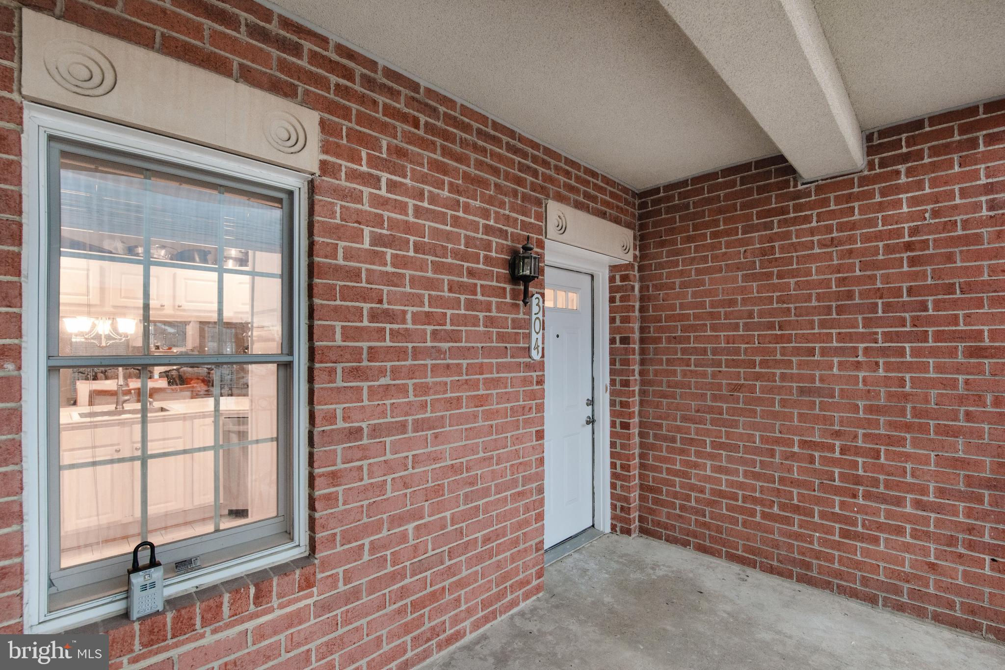 6932 FAIRFAX DRIVE 304