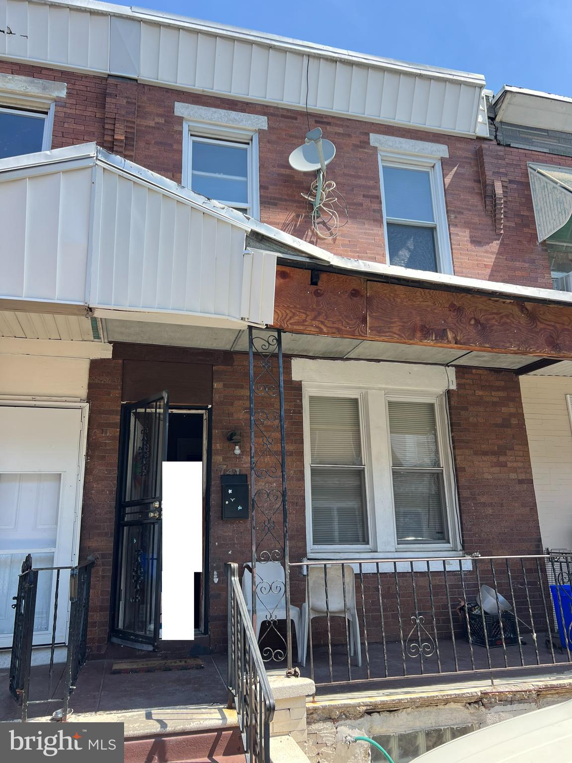 3 bed 1 bath being sold in as is condition. Priced to sell! Tenant is moving out, will be delivered vacant.
Make this your next investment property! Rents in the area are at $1,100-$1400
