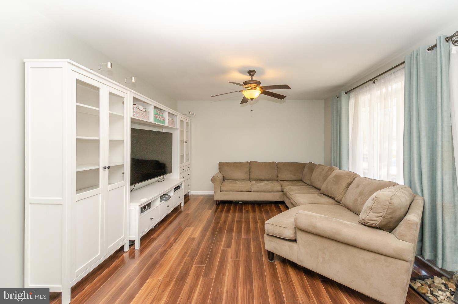 ELMHURST - Residential