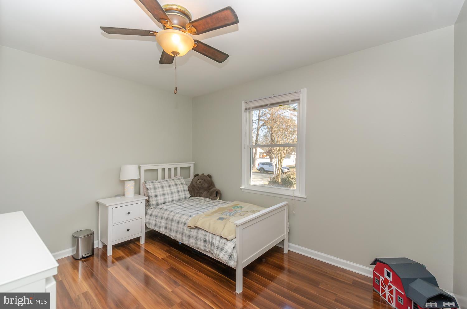 ELMHURST - Residential