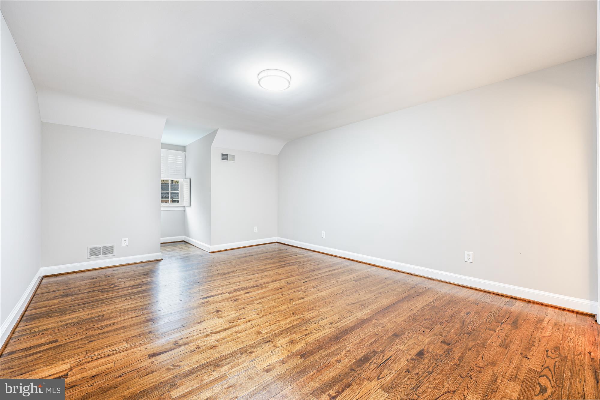 BRADLEY HILLS GROVE - Residential