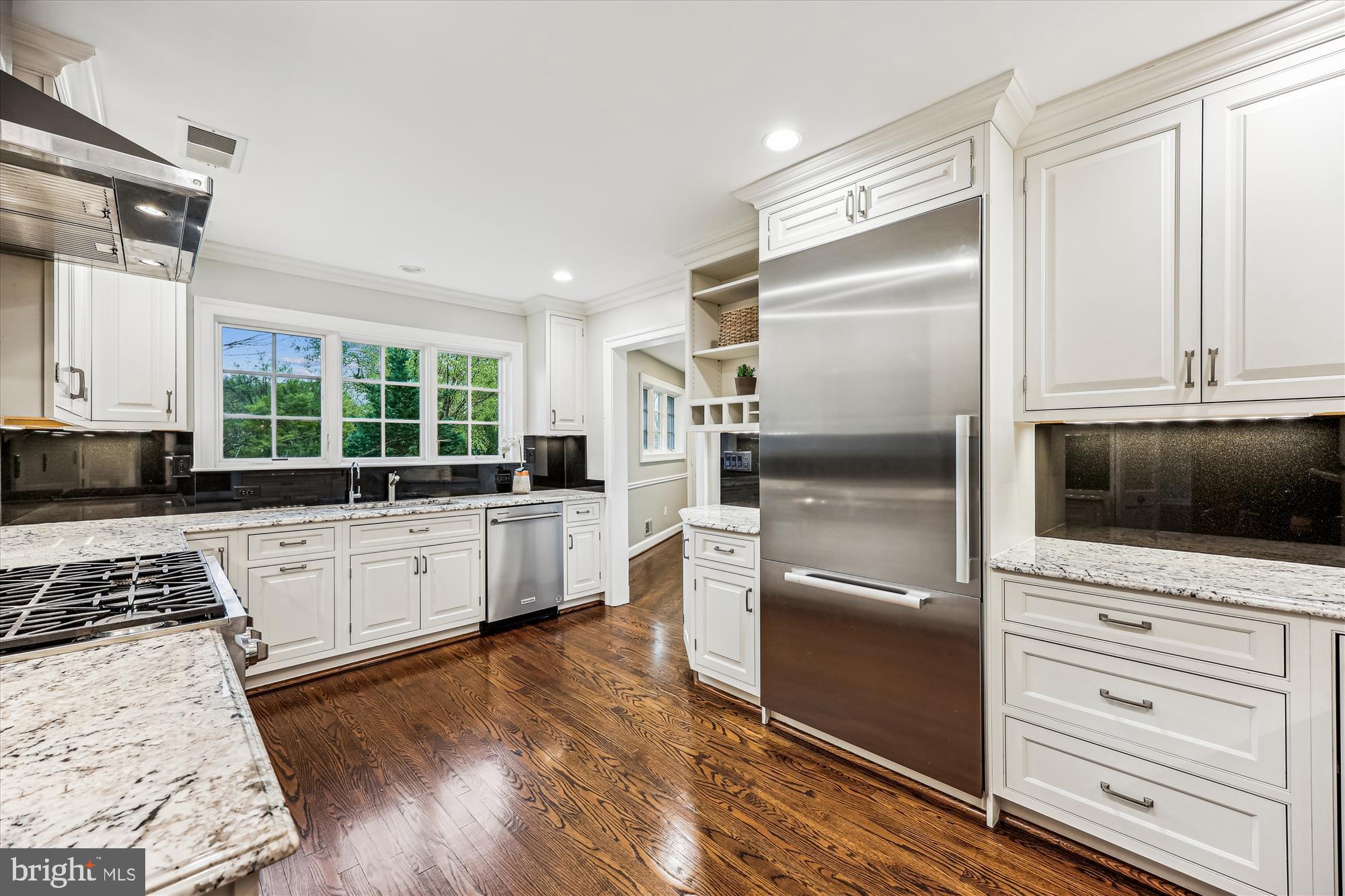 BRADLEY HILLS GROVE - Residential